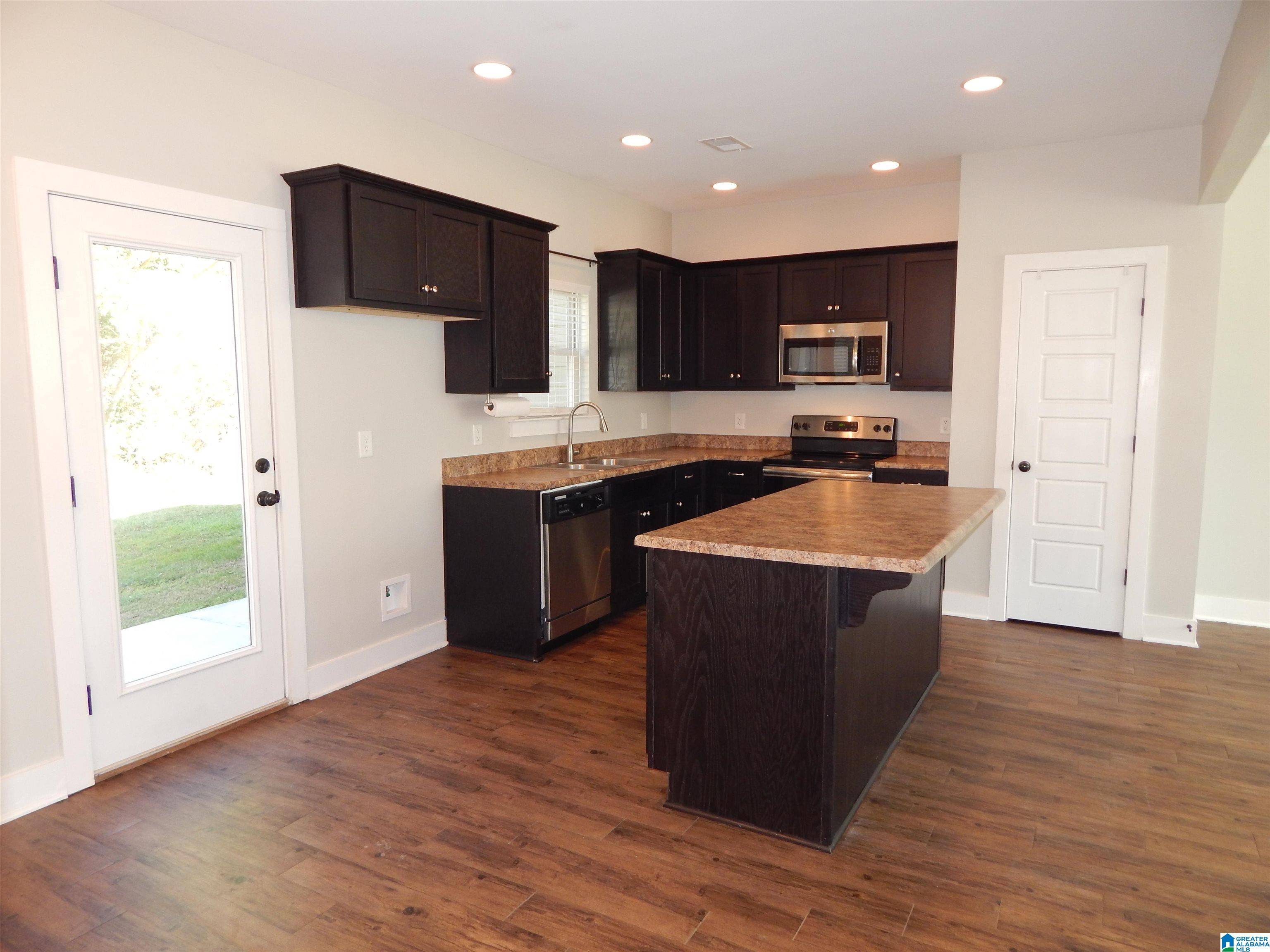 Calera, AL 35040,566 THE HEIGHTS LANE