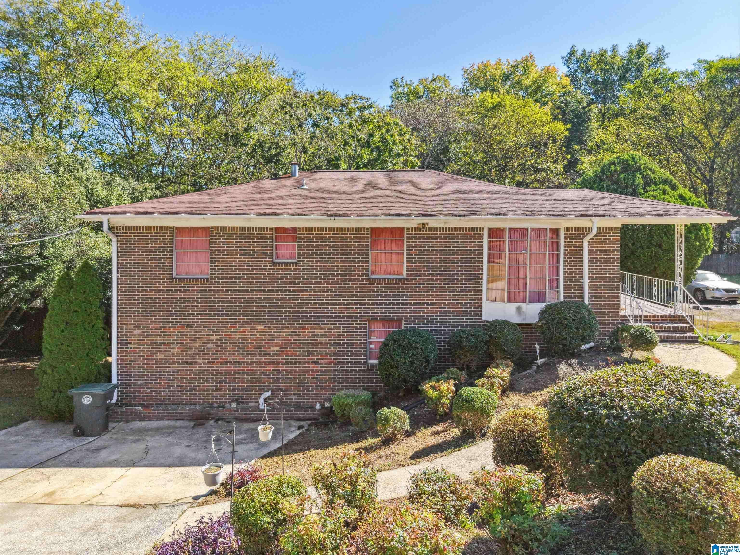 Birmingham, AL 35211,1801 15TH WAY SW