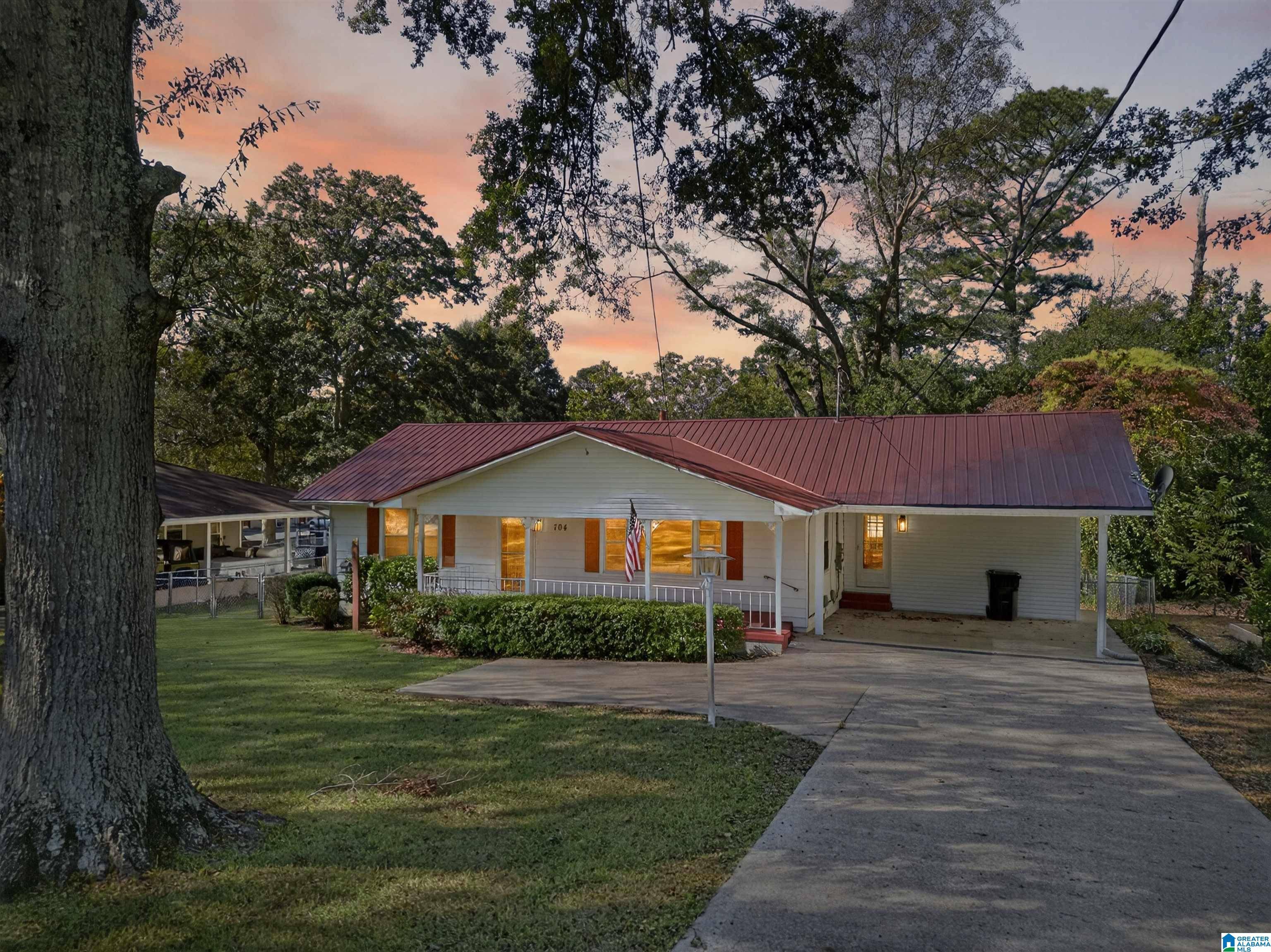 Weaver, AL 36277,704 BONNIE DRIVE