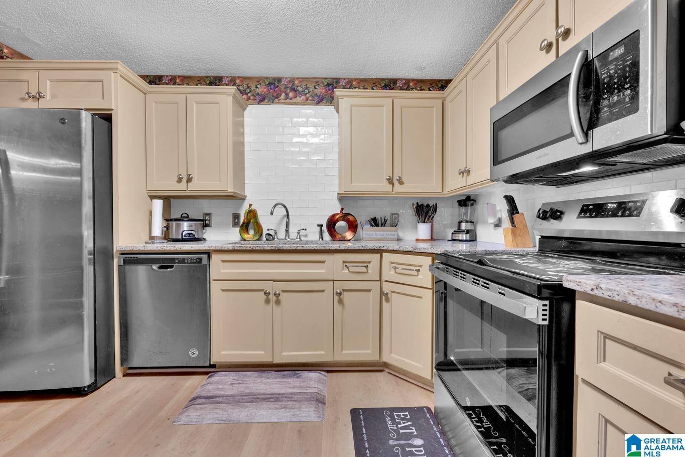 Irondale, AL 35210,5243 PARAMONT DRIVE