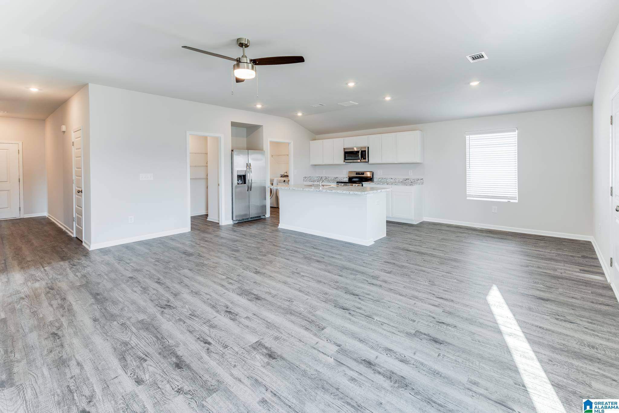 Calera, AL 35040,853 ASHFORD DRIVE