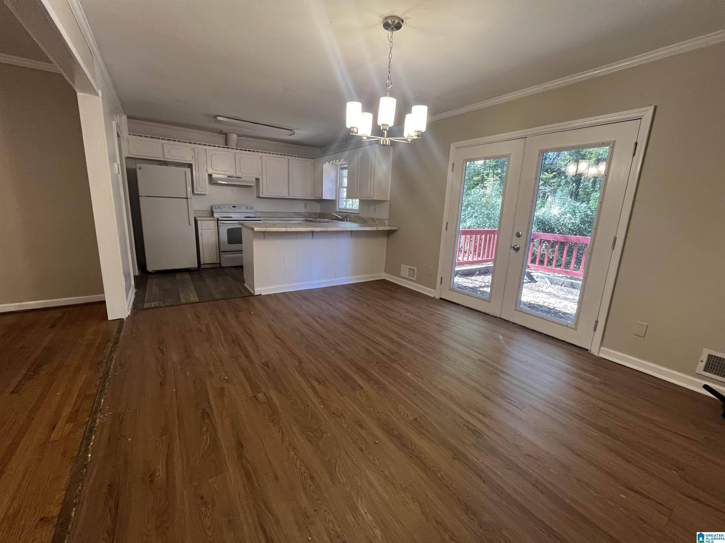 Center Point, AL 35215,2352 3RD WAY NE