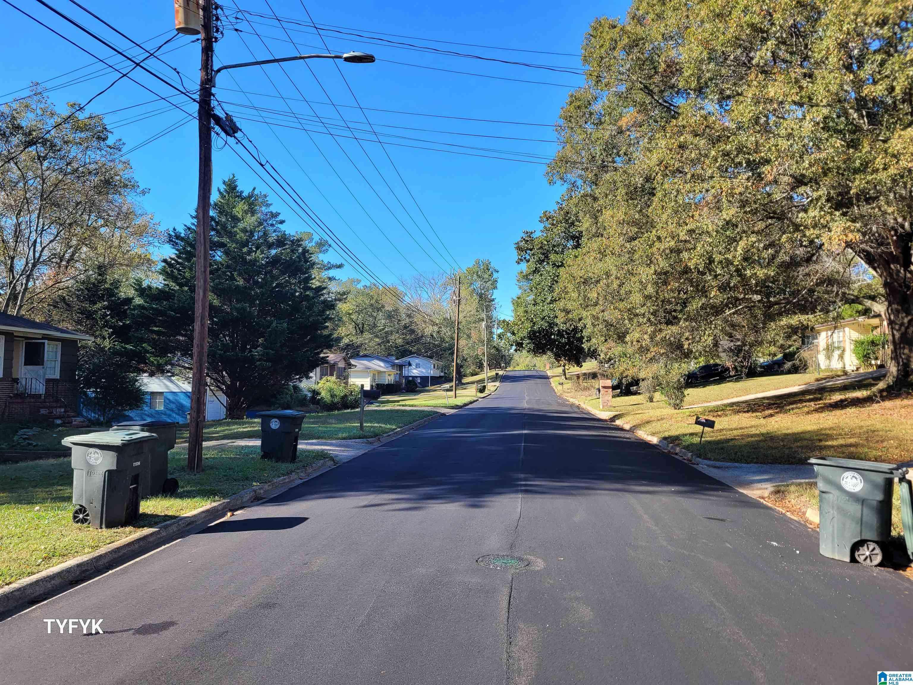 Birmingham, AL 35215,536 CAMELLIA ROAD