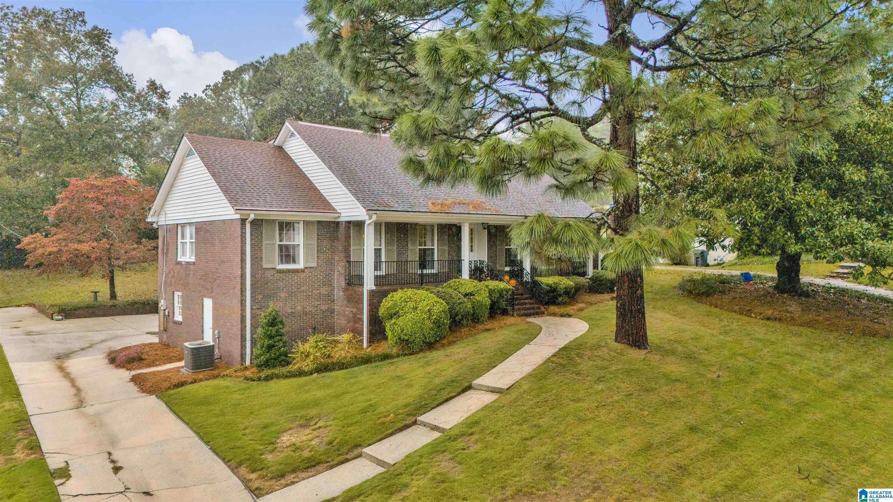 Vestavia Hills, AL 35216,1308 PARLIAMENT LANE