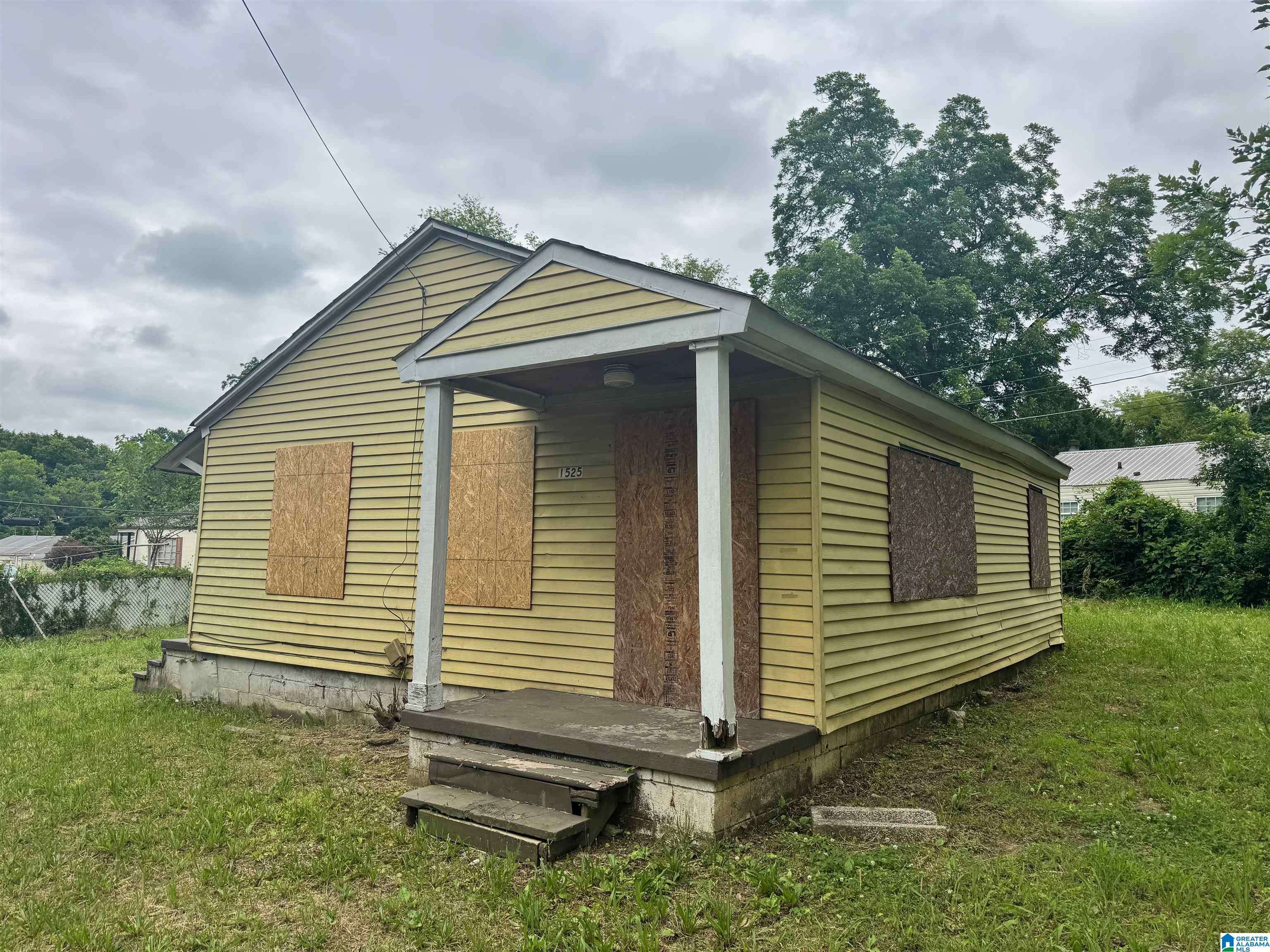 Birmingham, AL 35228,1525 MEADOW LANE