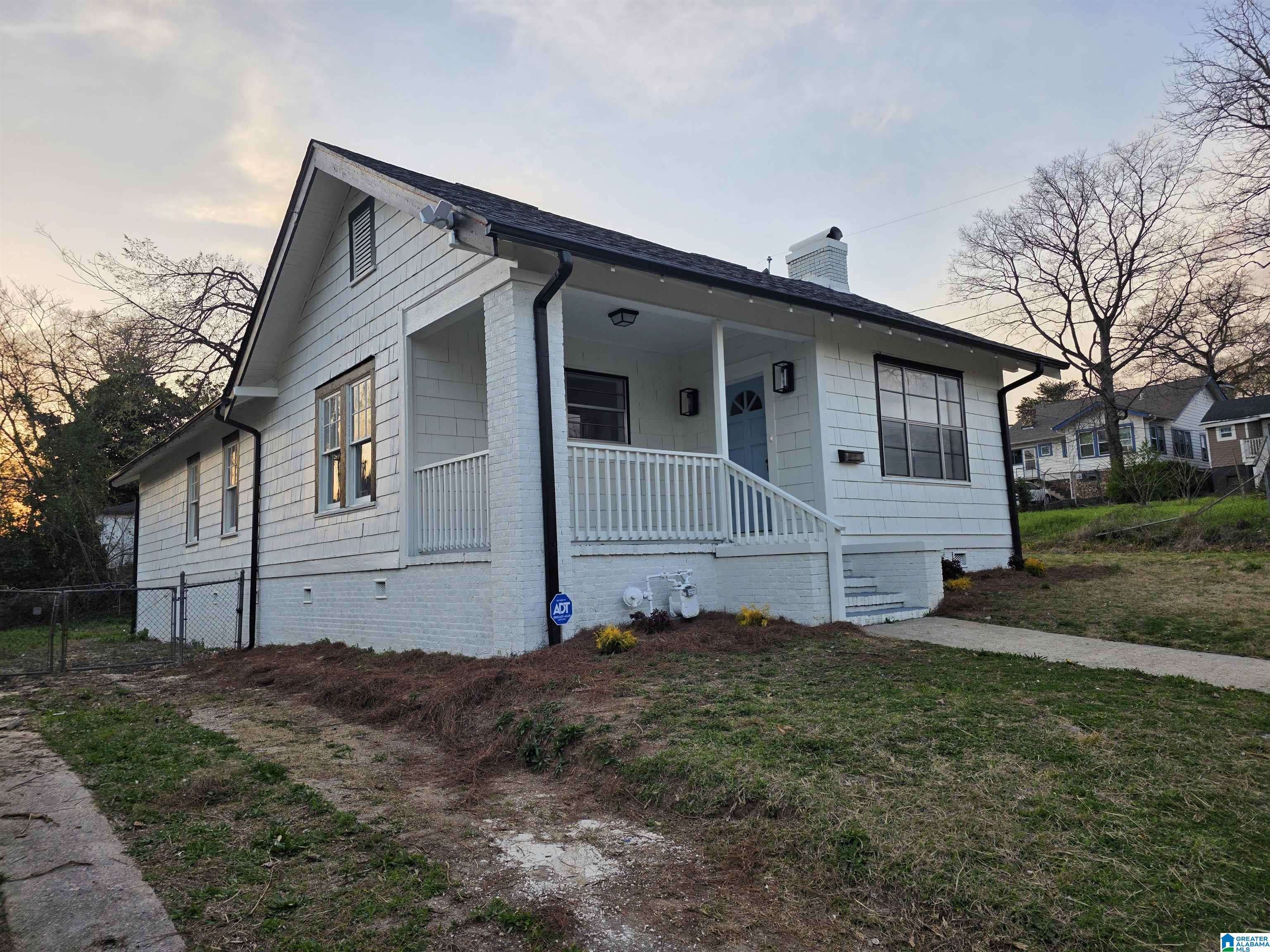 Birmingham, AL 35204,944 4TH STREET W