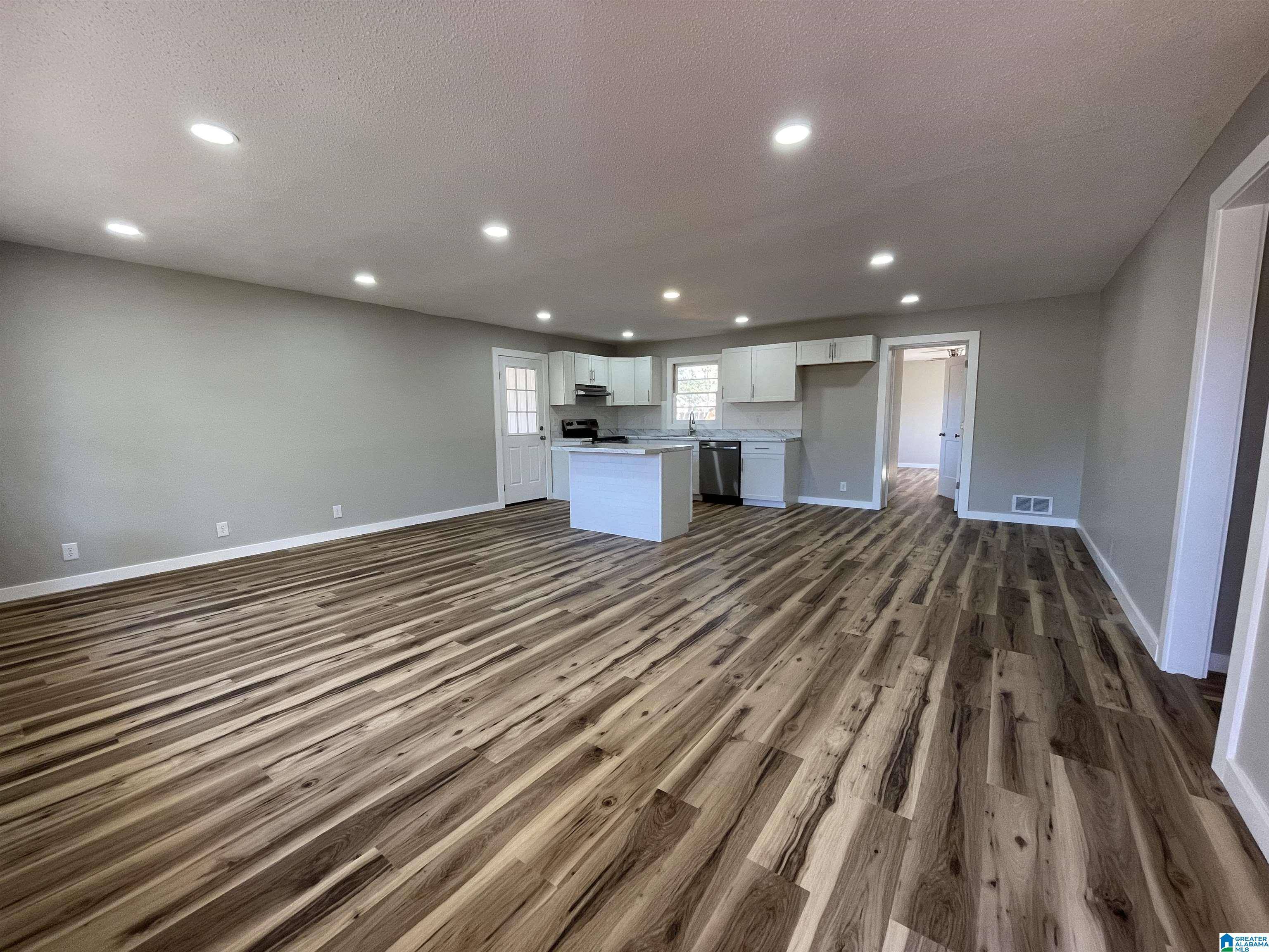 Weaver, AL 36277,705 VALLEY DRIVE