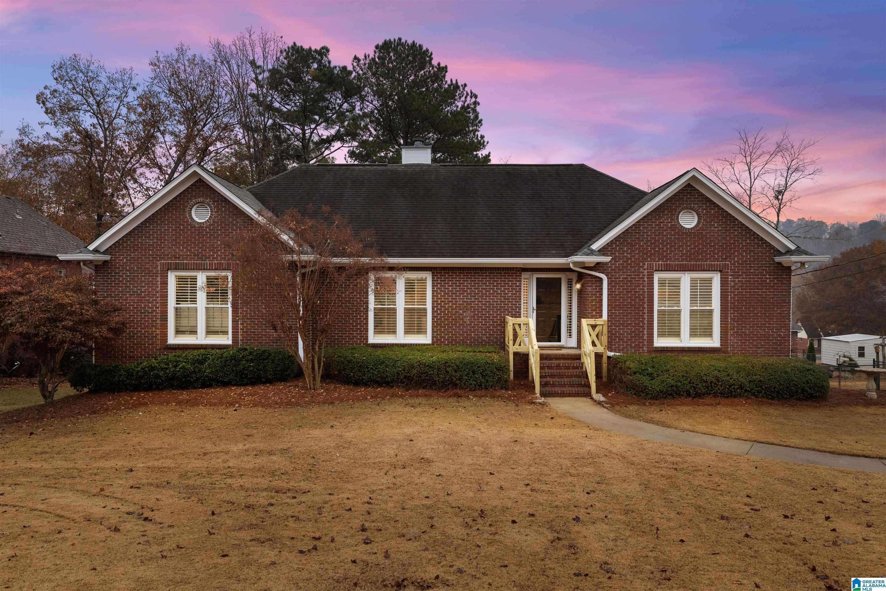 Trussville, AL 35173,7521 CARRIAGE COVE