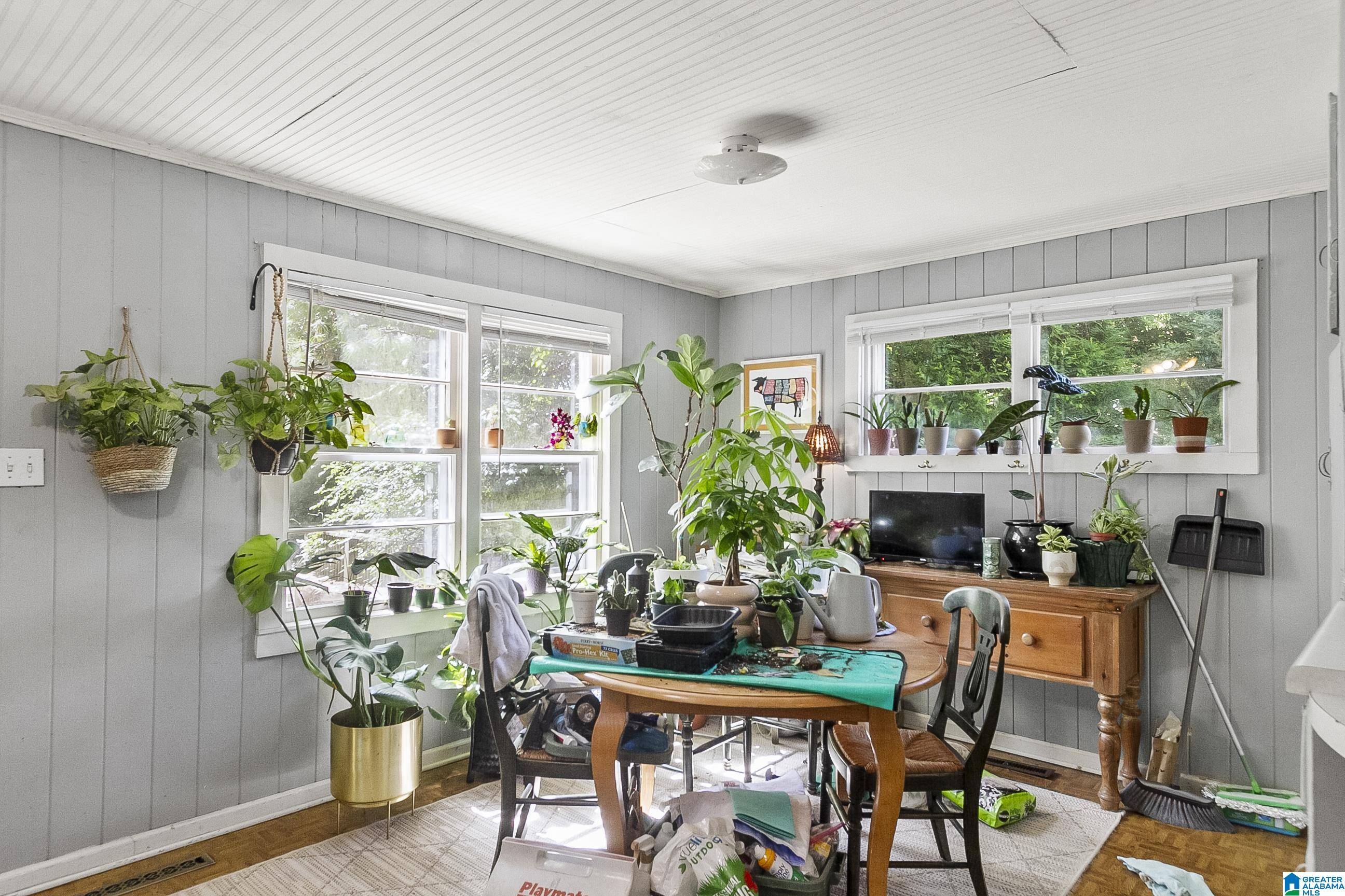 Tuscaloosa, AL 35405,2710 E 12TH AVENUE