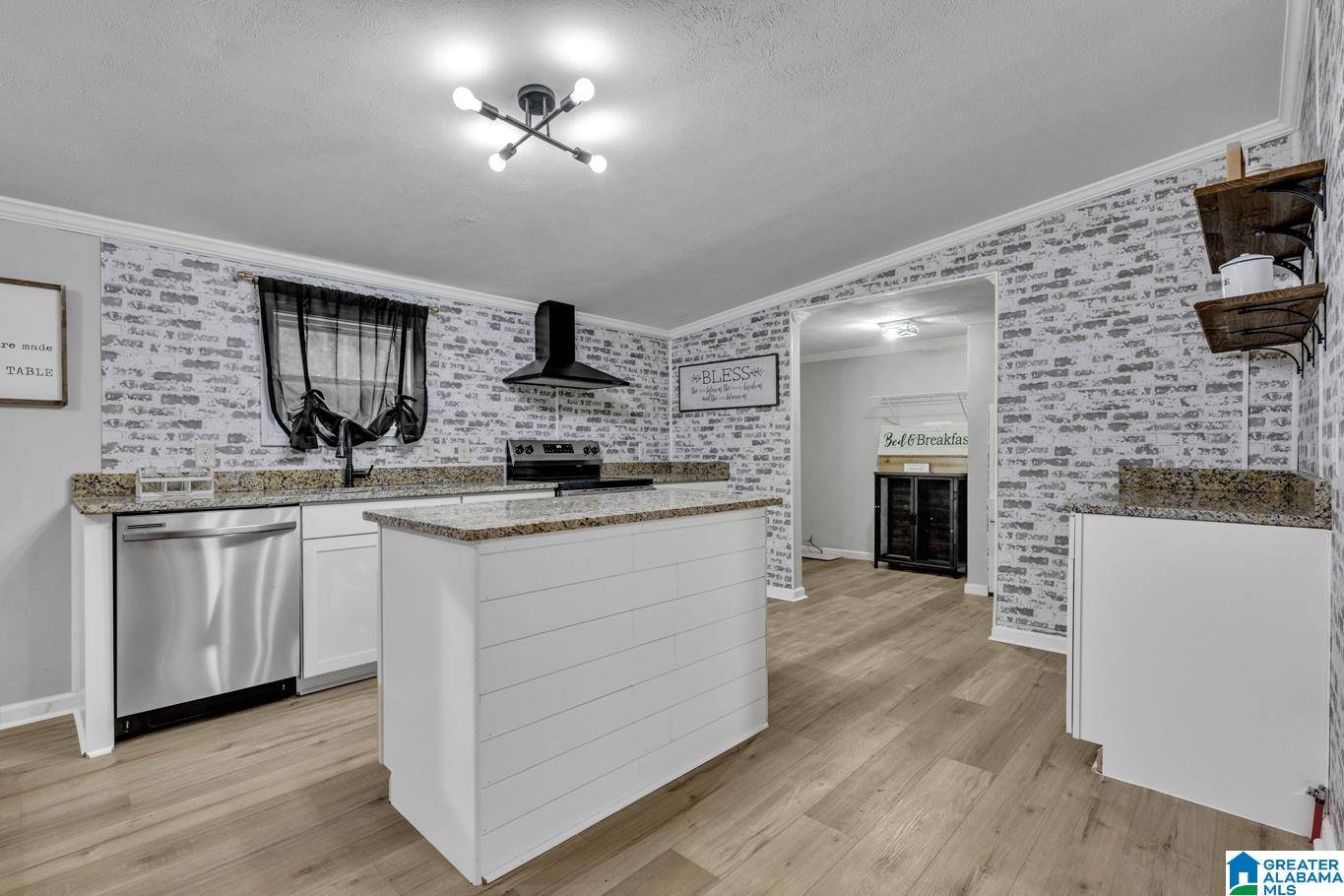 Warrior, AL 35180,9722 CORNER SCHOOL ROAD