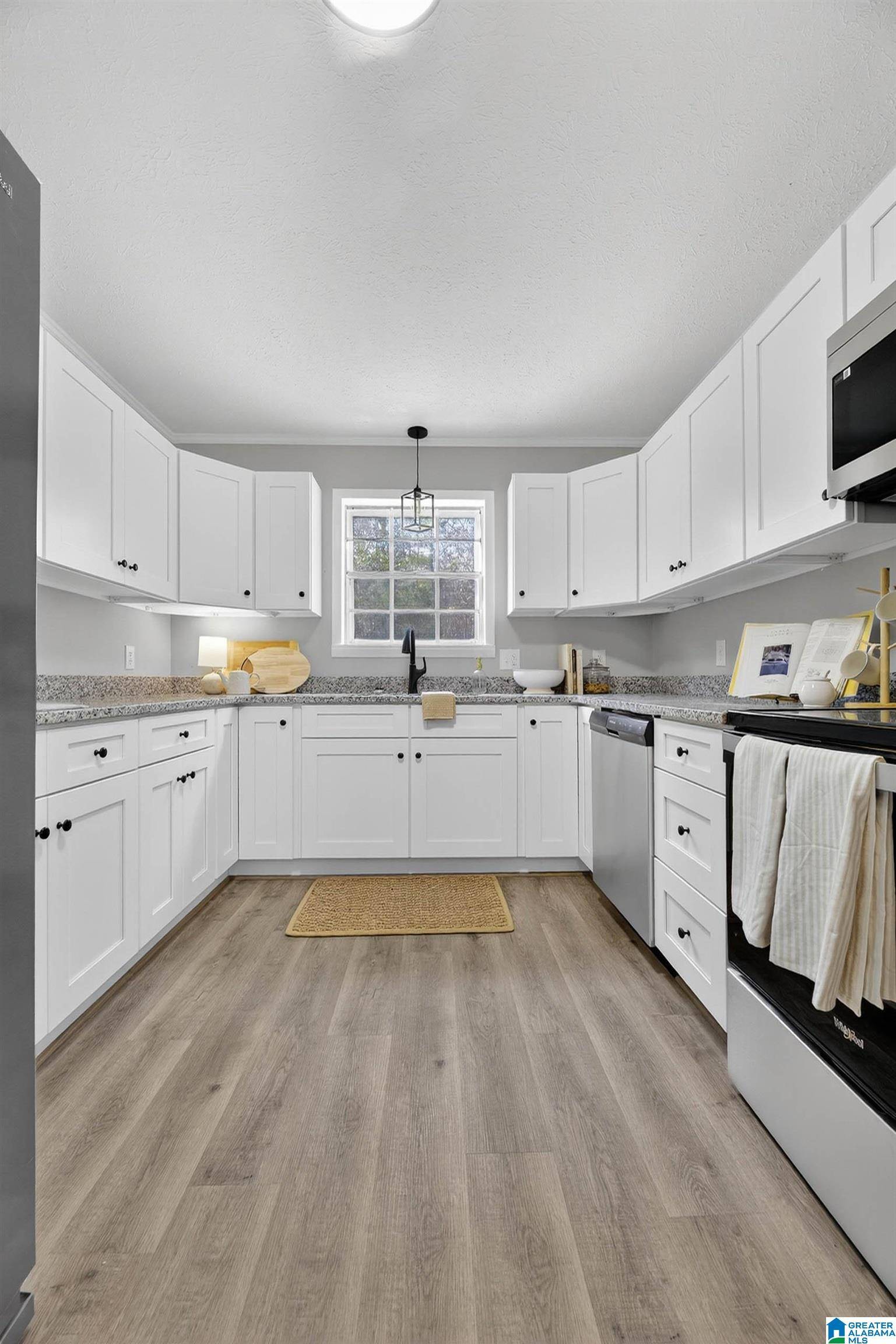 Hokes Bluff, AL 35903,5002 LEONARD DRIVE