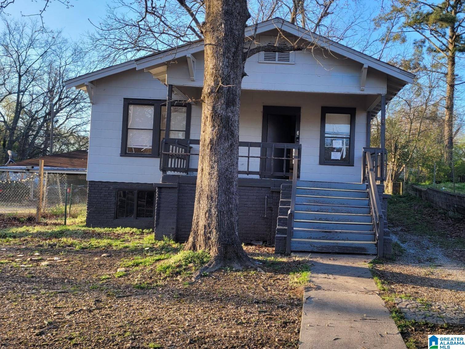 Midfield, AL 35228,911 12TH AVENUE