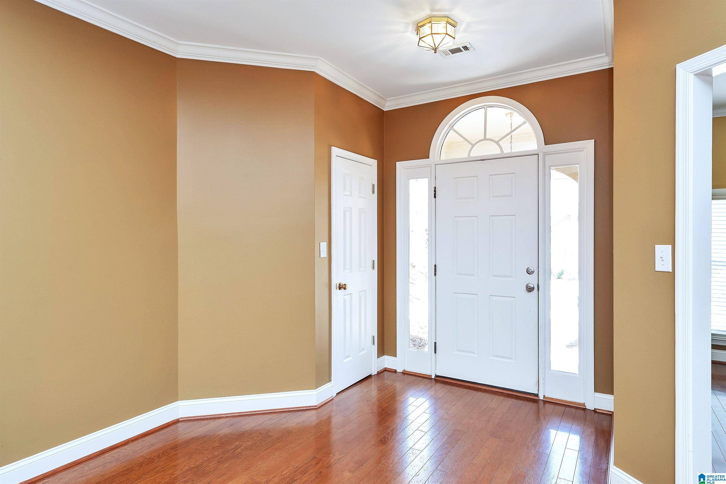 Hoover, AL 35242,5126 ENGLISH TURN