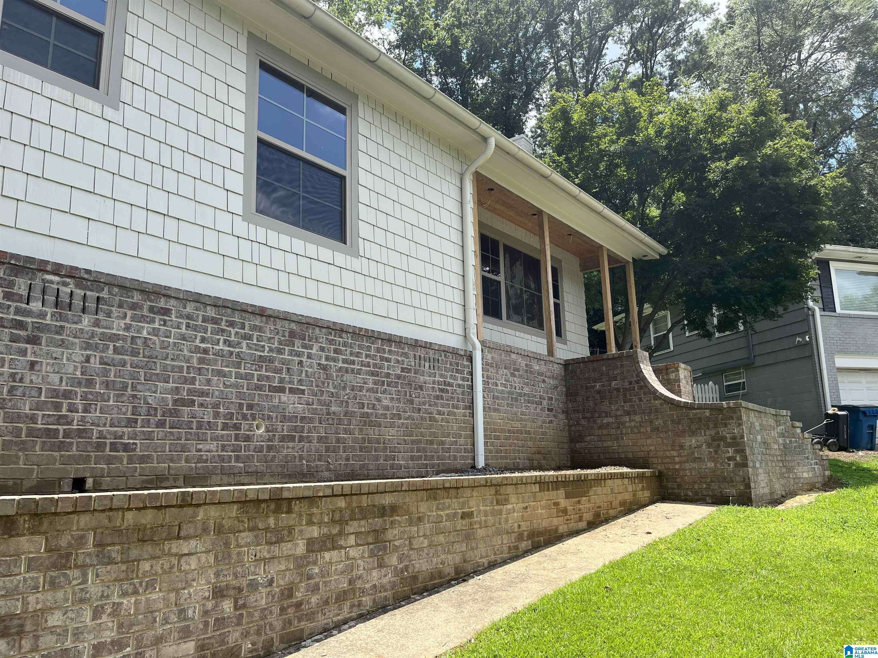 Homewood, AL 35209,825 SYLVIA DRIVE