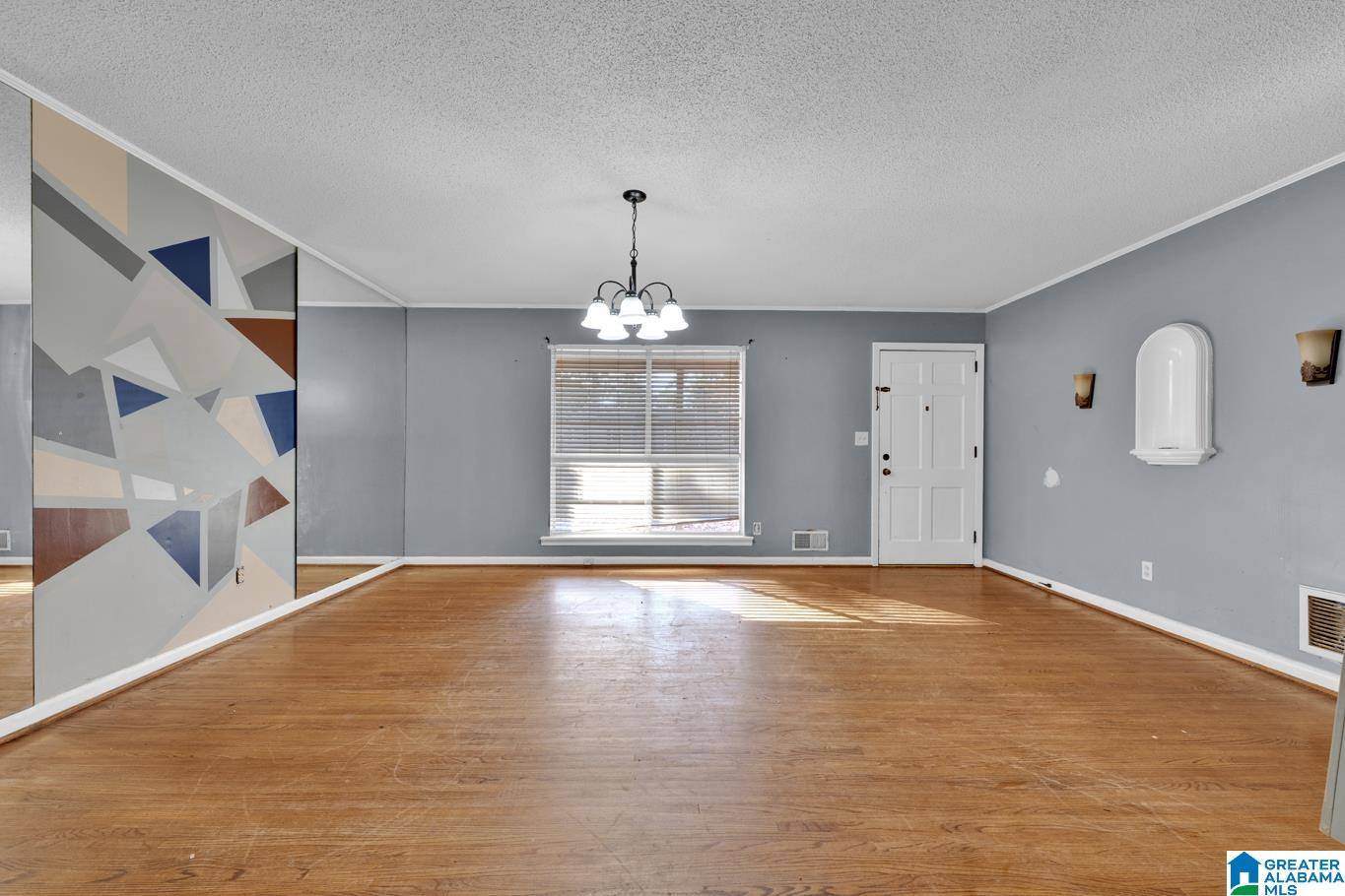 Birmingham, AL 35215,212 16TH AVENUE NW