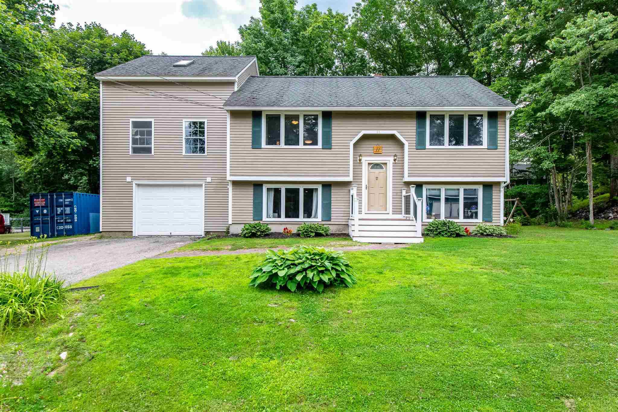 Newmarket, NH 03857,11 Woods DR