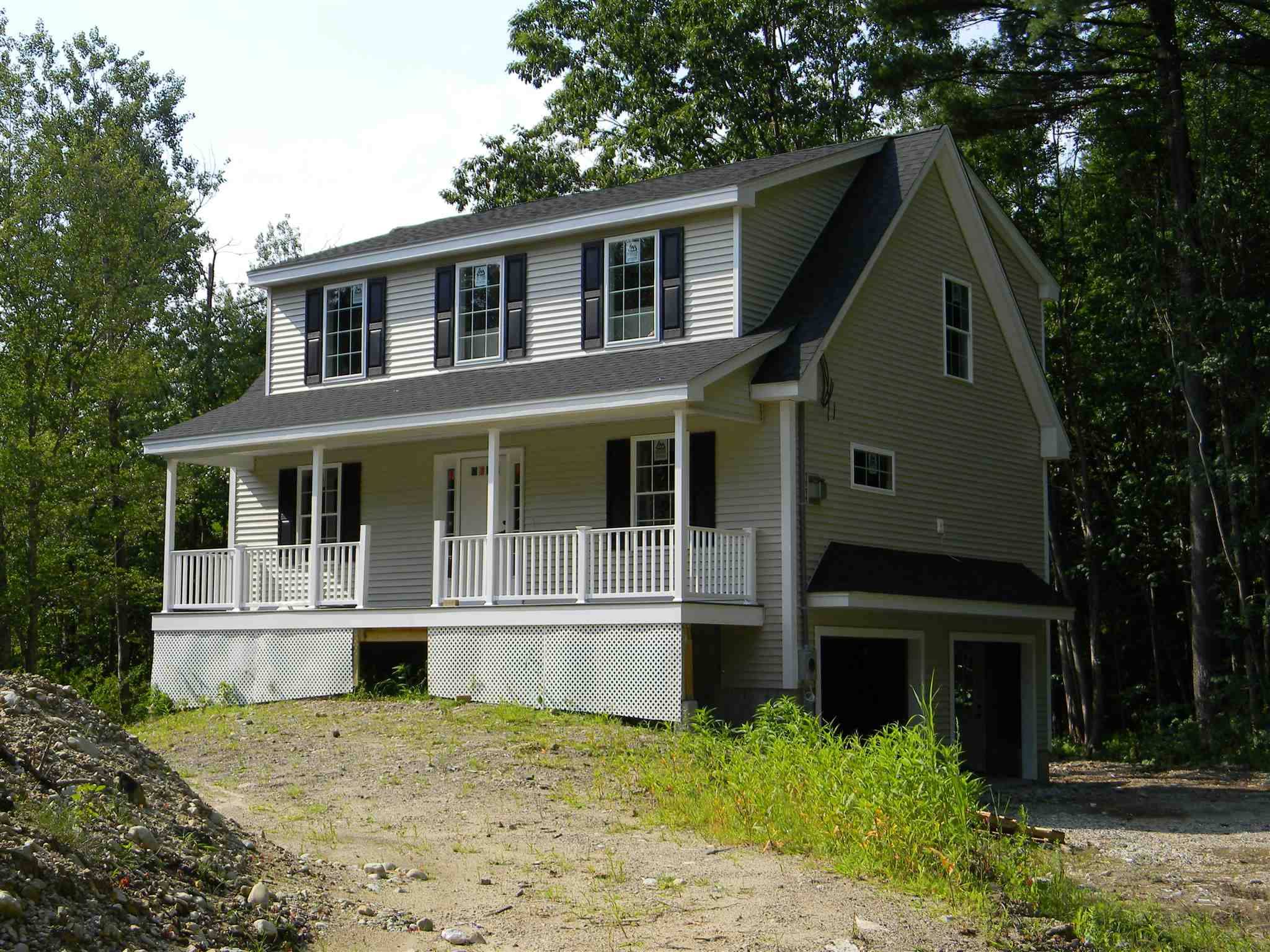 East Kingston, NH 03827,2 Terrace LN