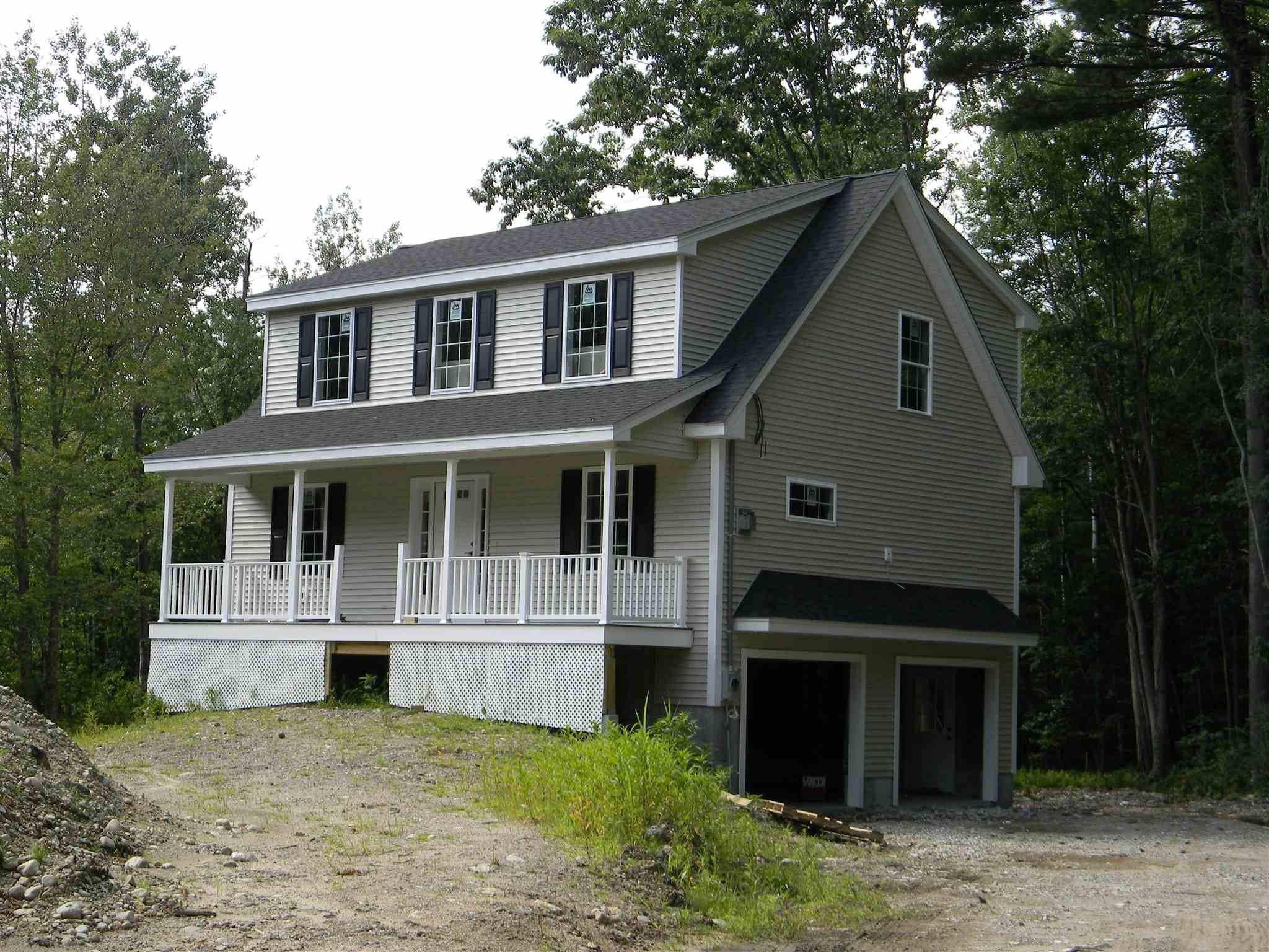 East Kingston, NH 03827,2 Terrace LN