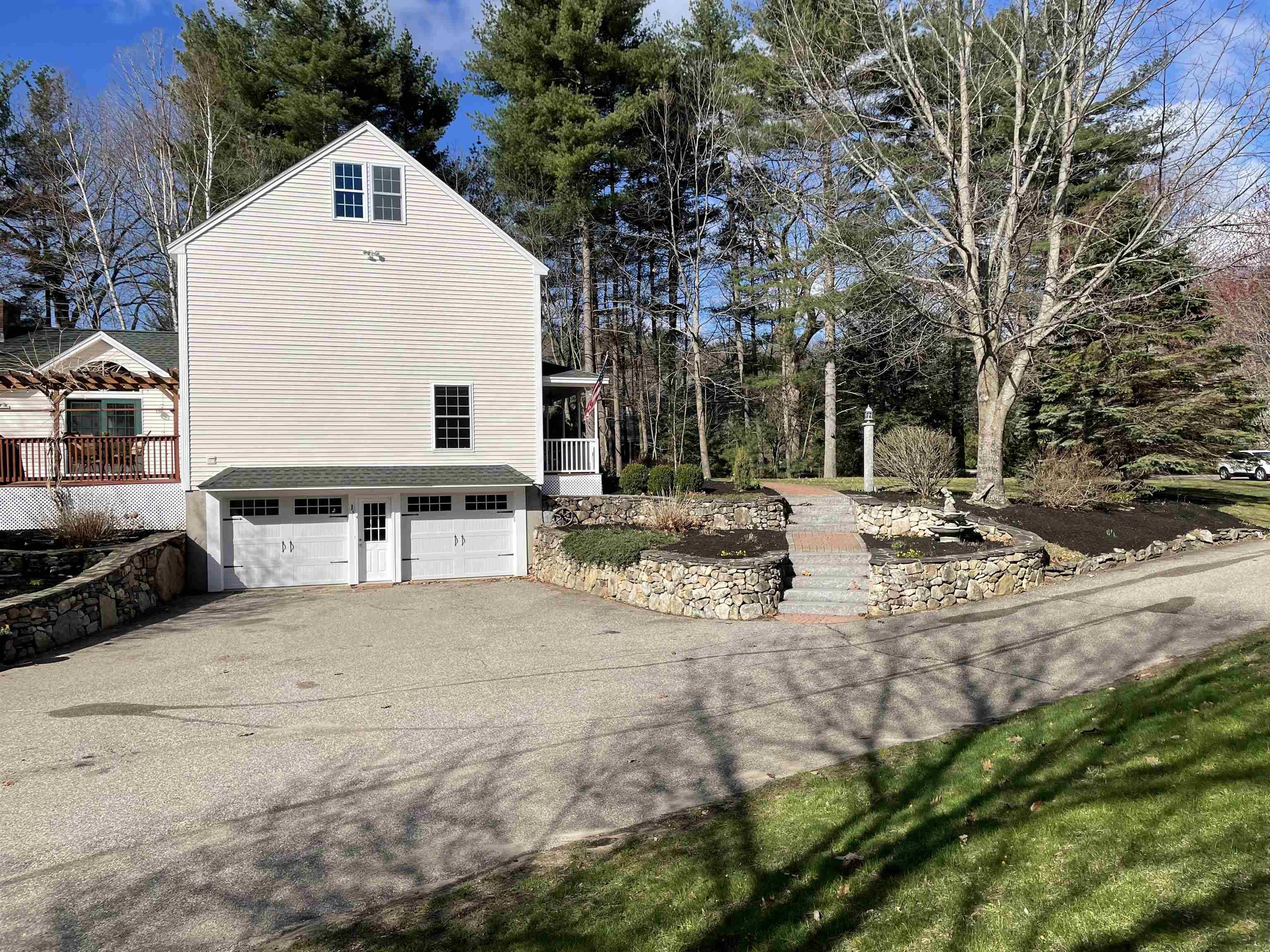 Sandown, NH 03873,3 Laurens CIR