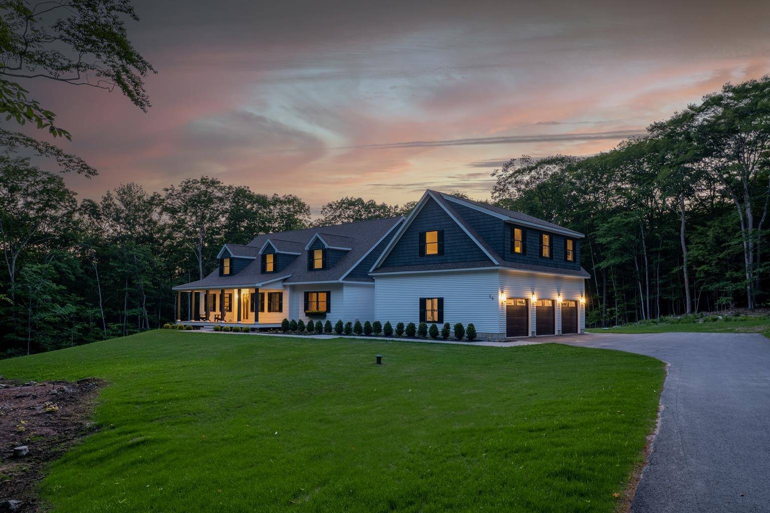 Meredith, NH 03253,20 Lake Country RD