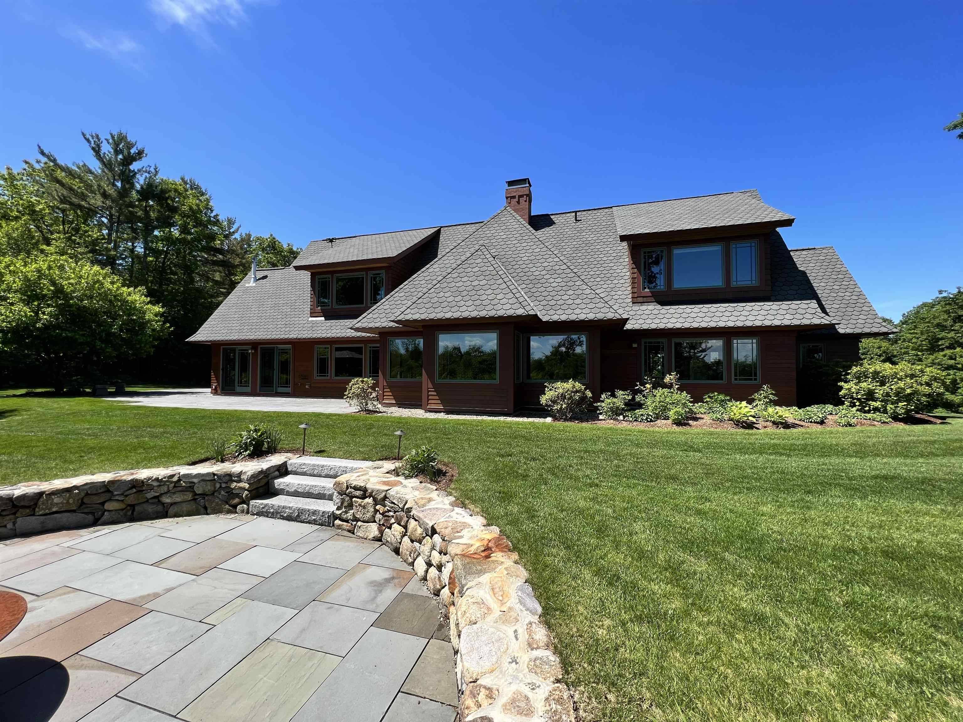 Meredith, NH 03253,48 Pease RD