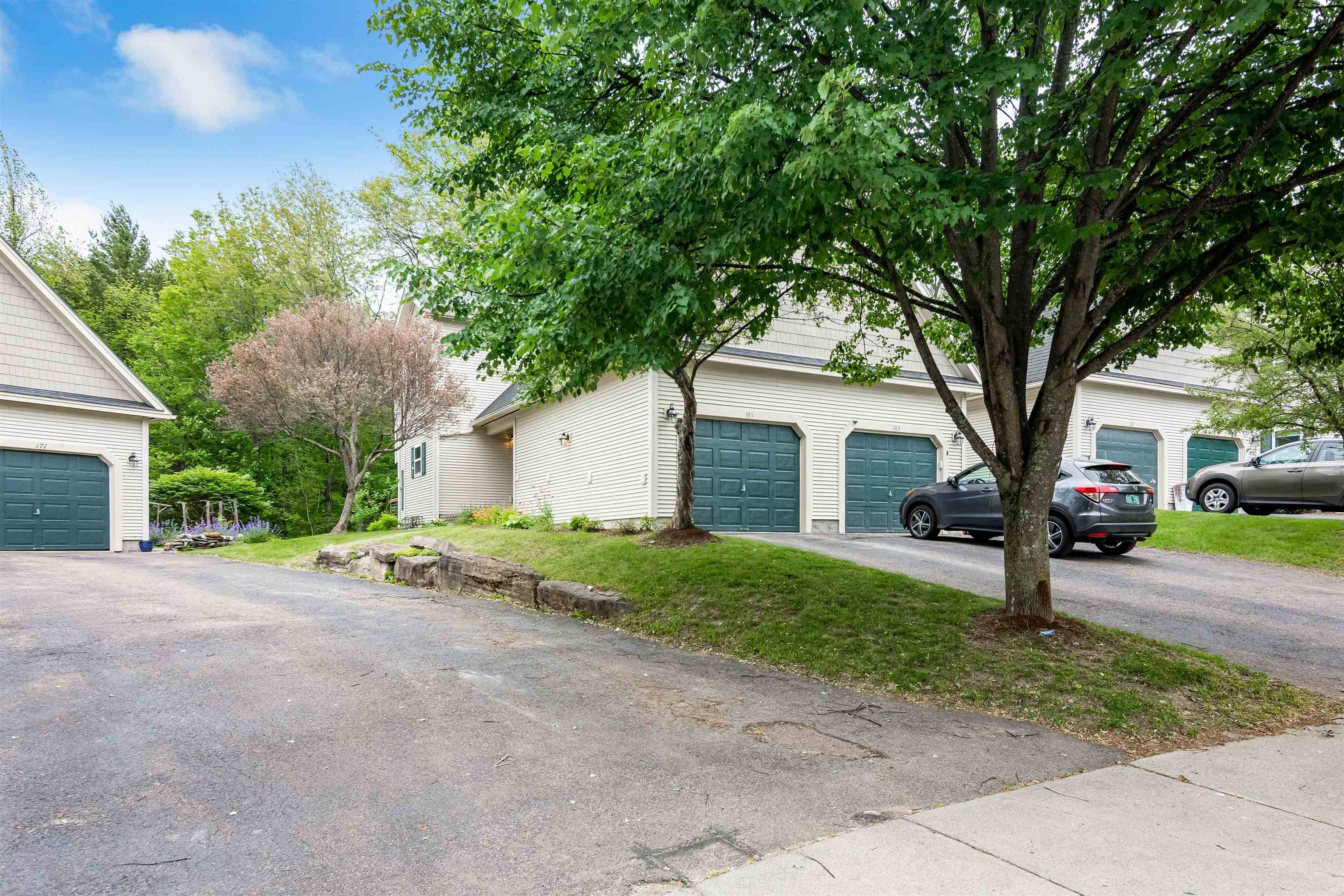 South Burlington, VT 05403,165 Juniper DR