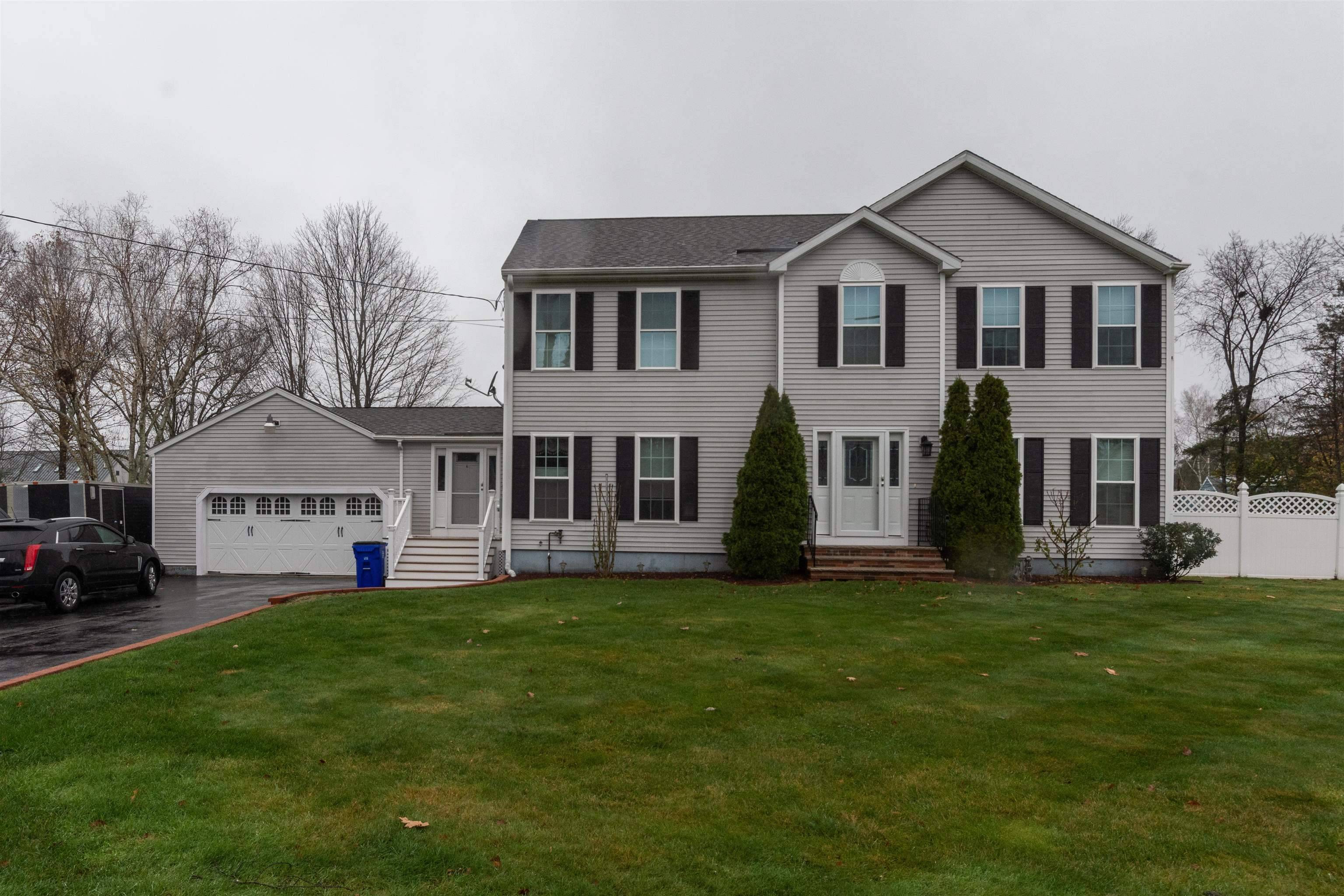 Exeter, NH 03833,11 Fuller LN