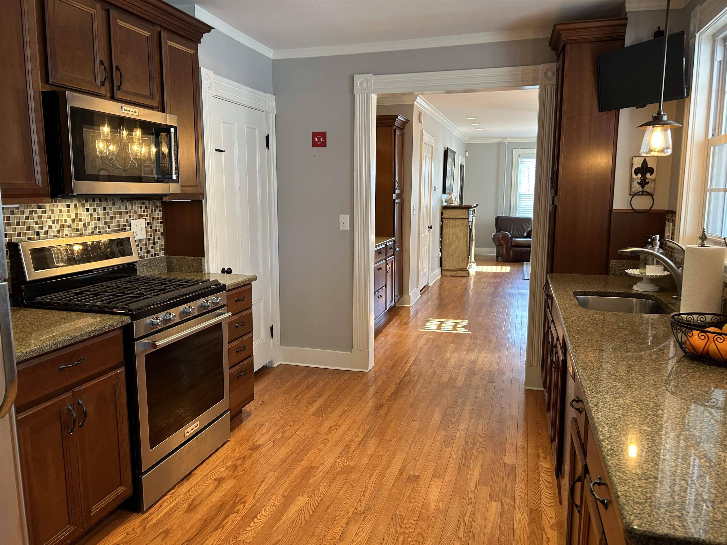 Exeter, NH 03833,7 Ash ST