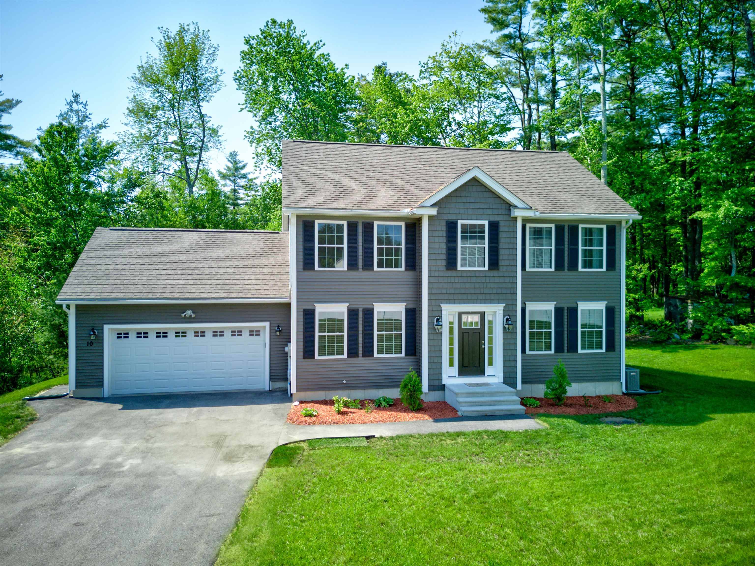 Manchester, NH 03109,10 Rapids LN