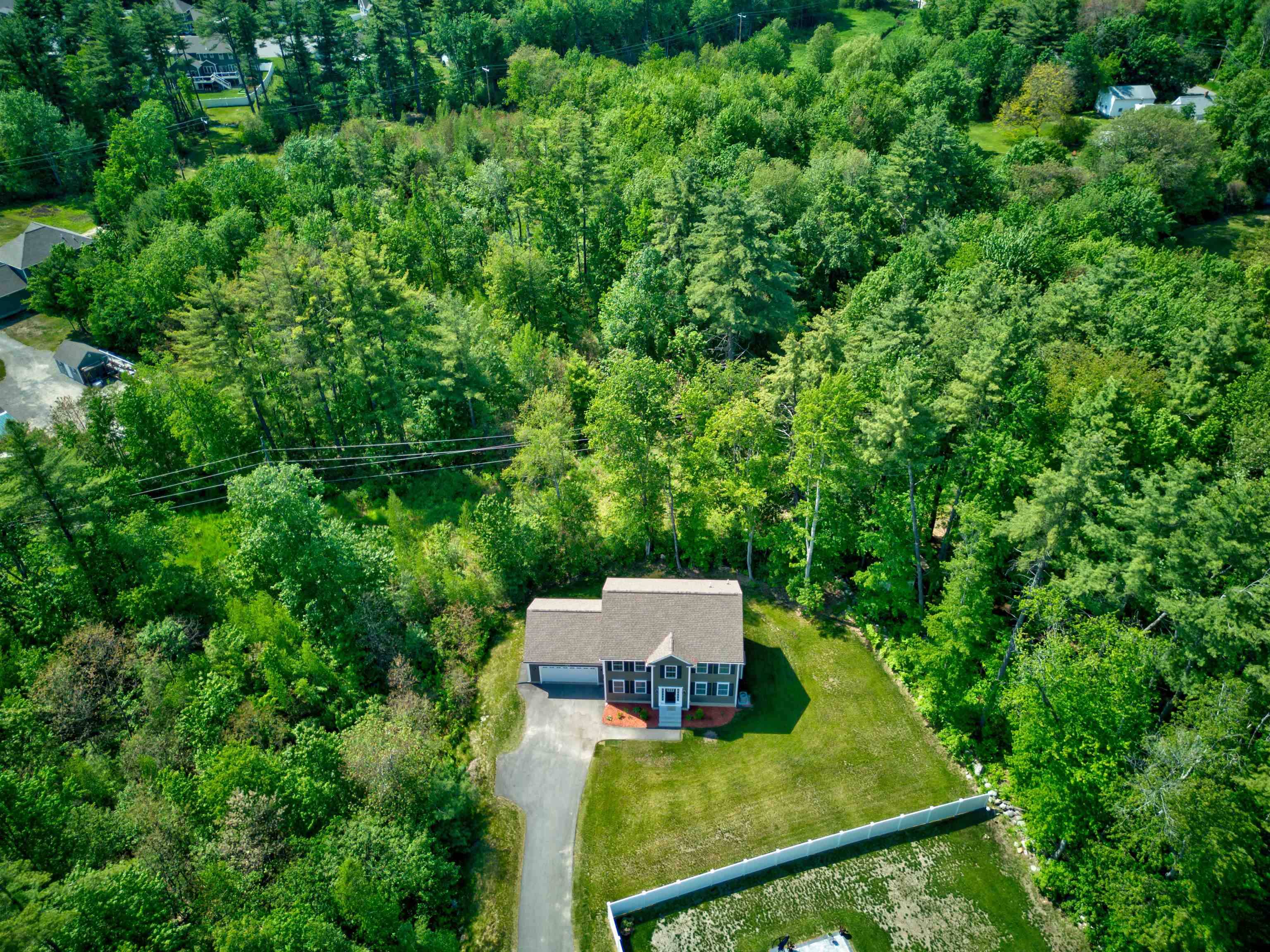 Manchester, NH 03109,10 Rapids LN