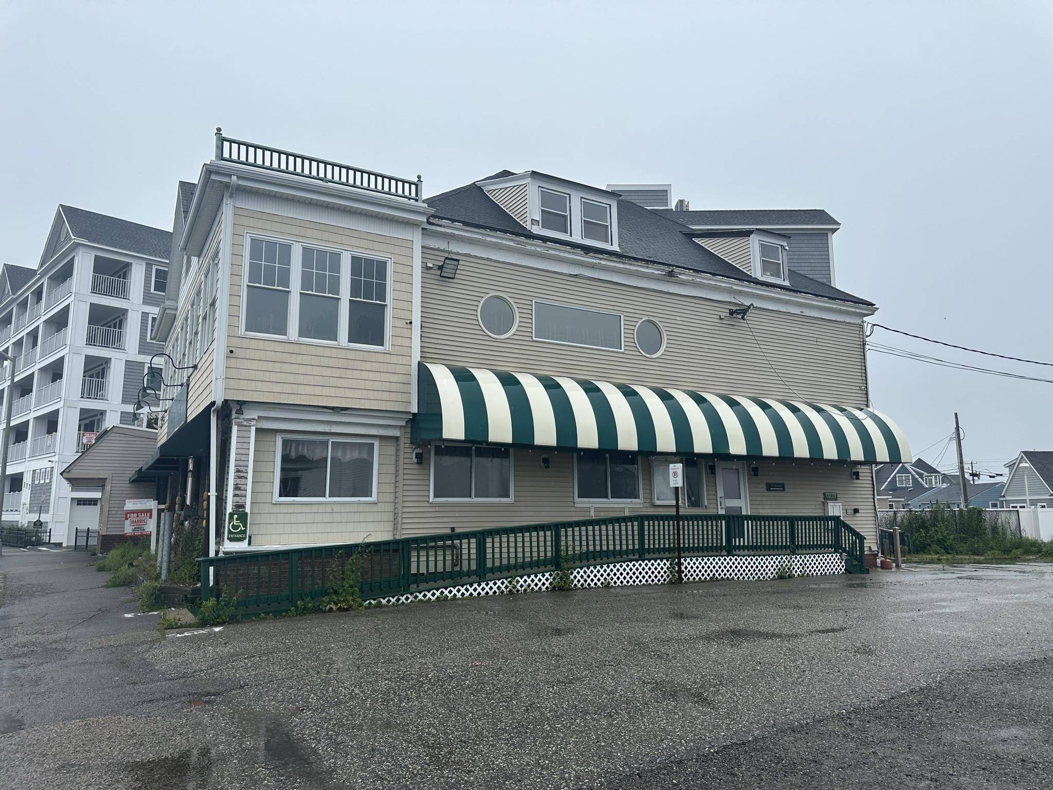 Hampton, NH 03842,379a Ocean BLVD