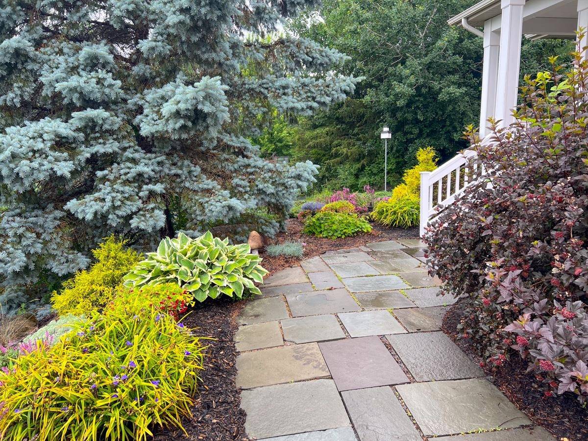 Shelburne, VT 05482,268 Boulder Hill DR