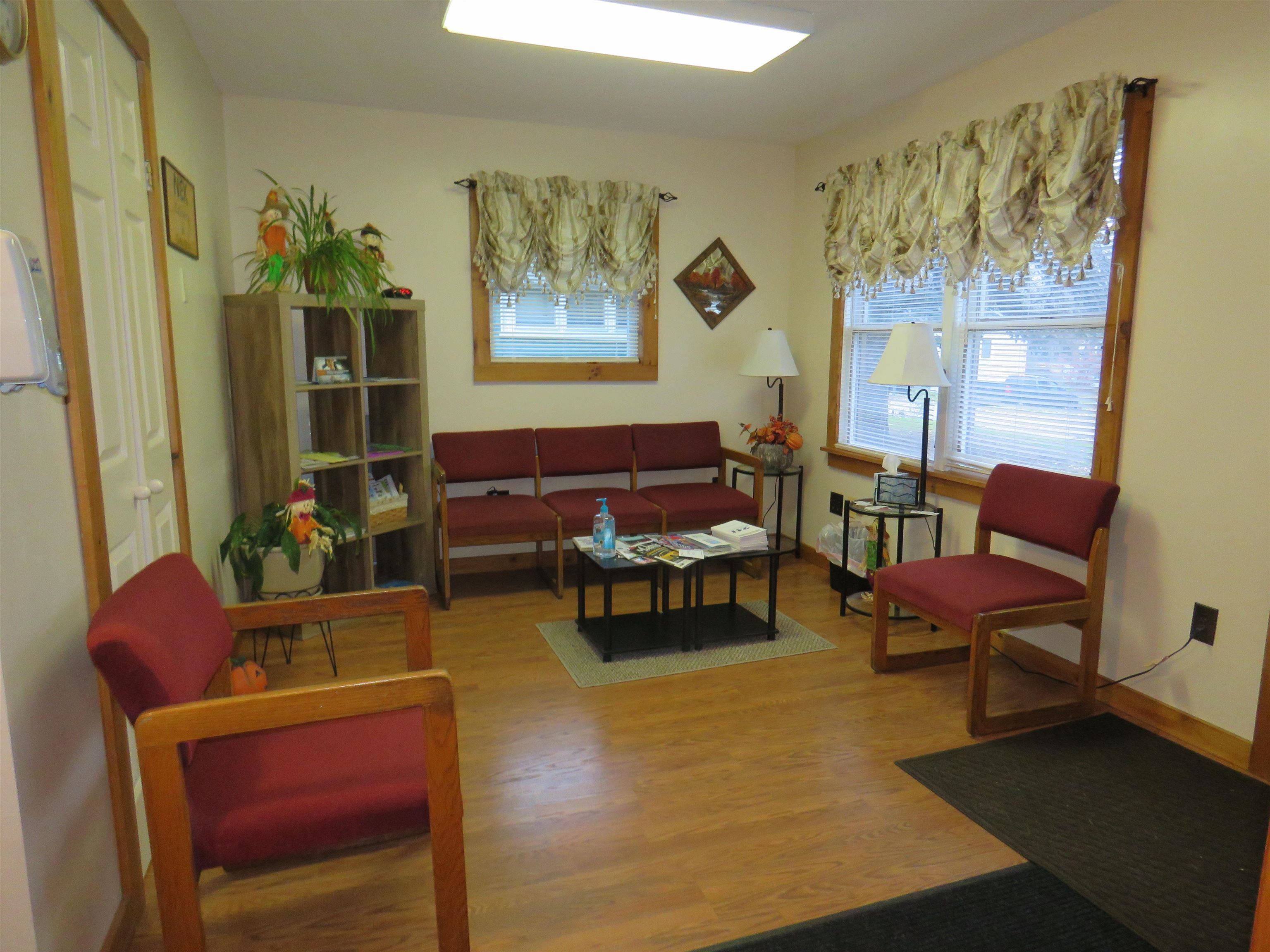 Newport City, VT 05855,33 Oak ST