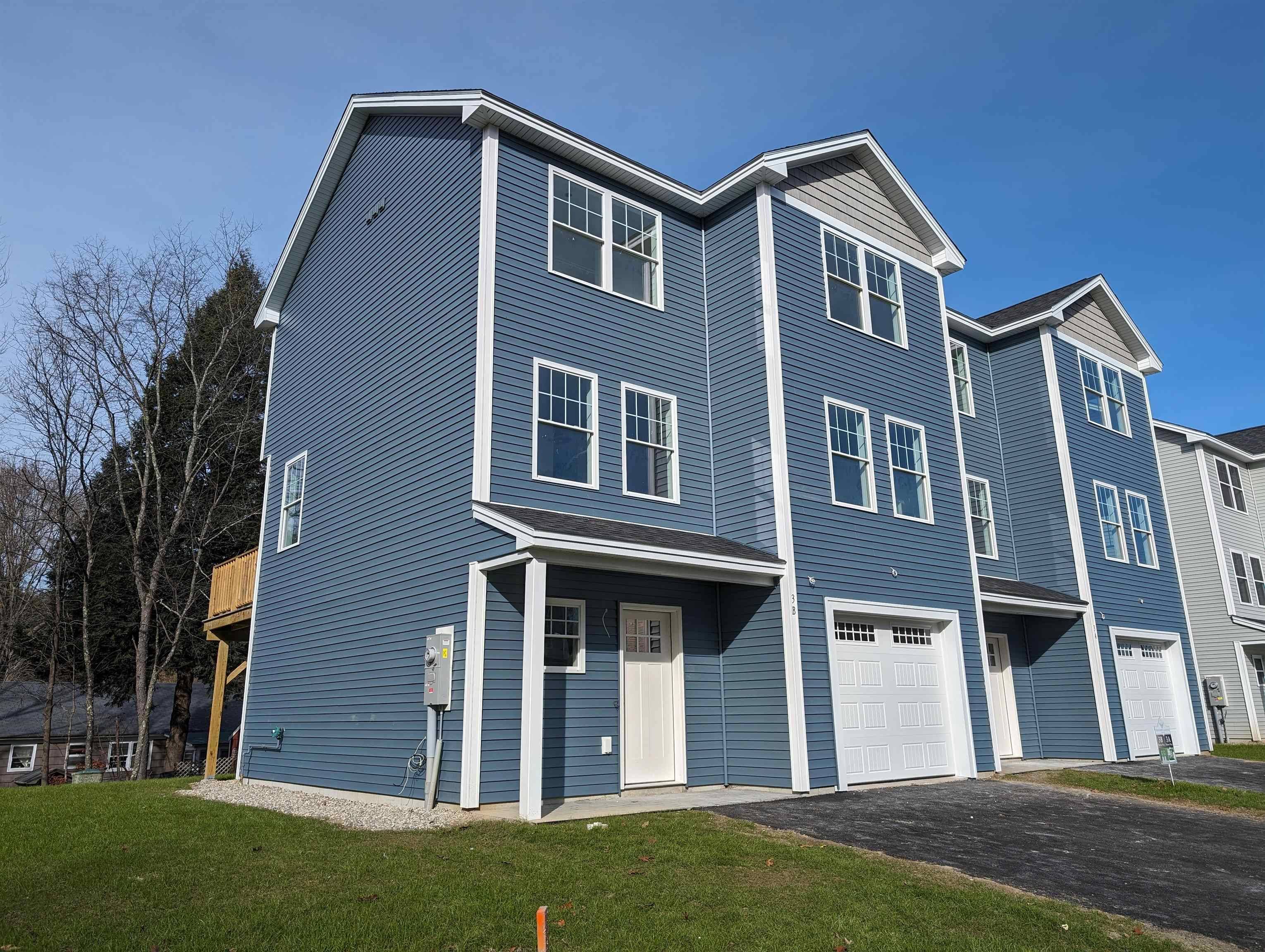 Epping, NH 03042,3B Bovee WAY #3B