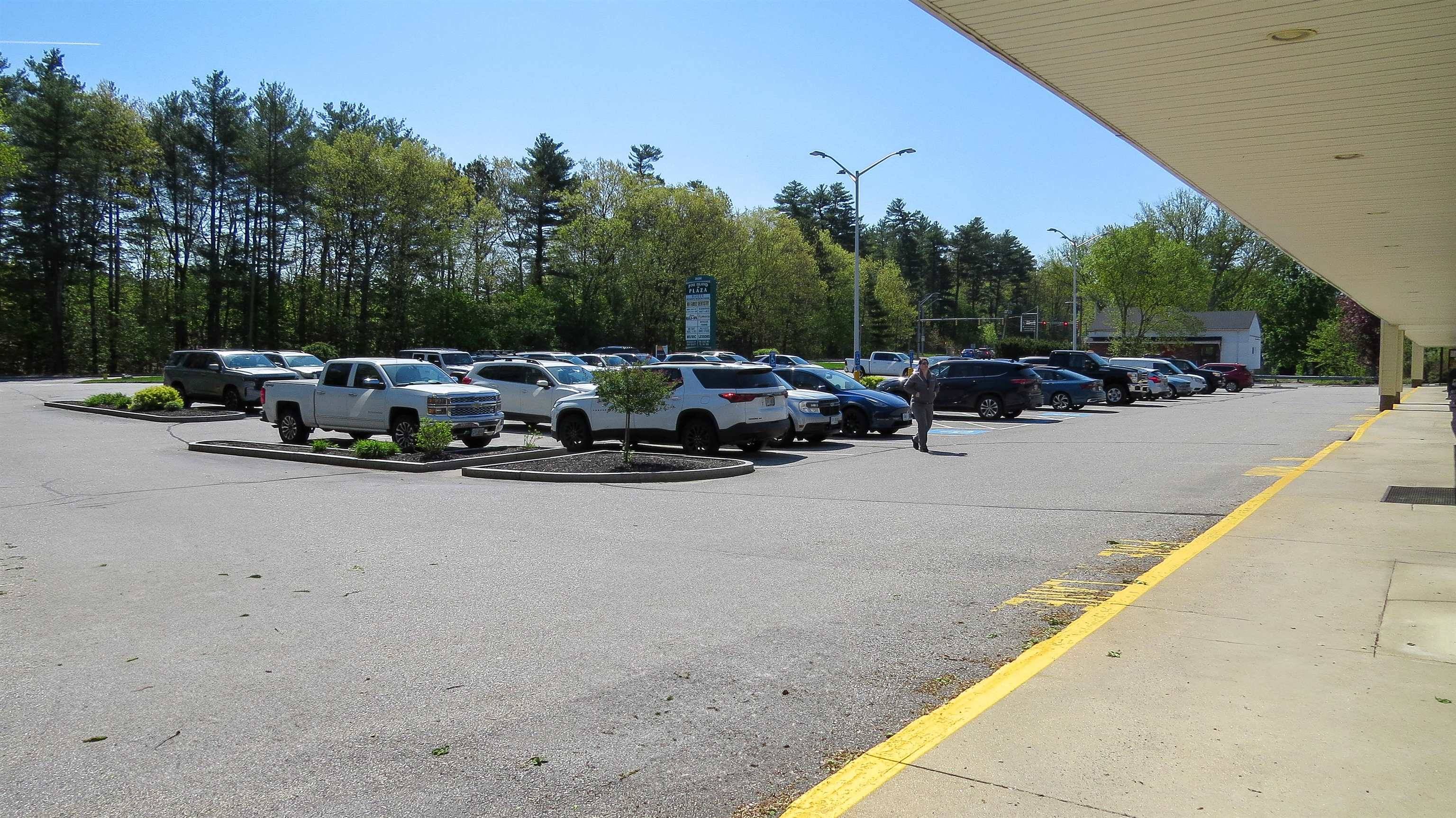 Manchester, NH 03103,2626 Brown AVE