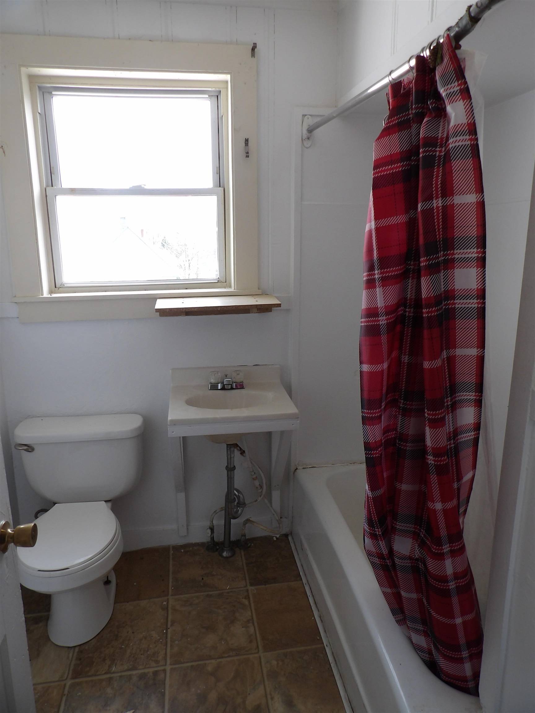 14 Elm AVE Richford, VT 05476