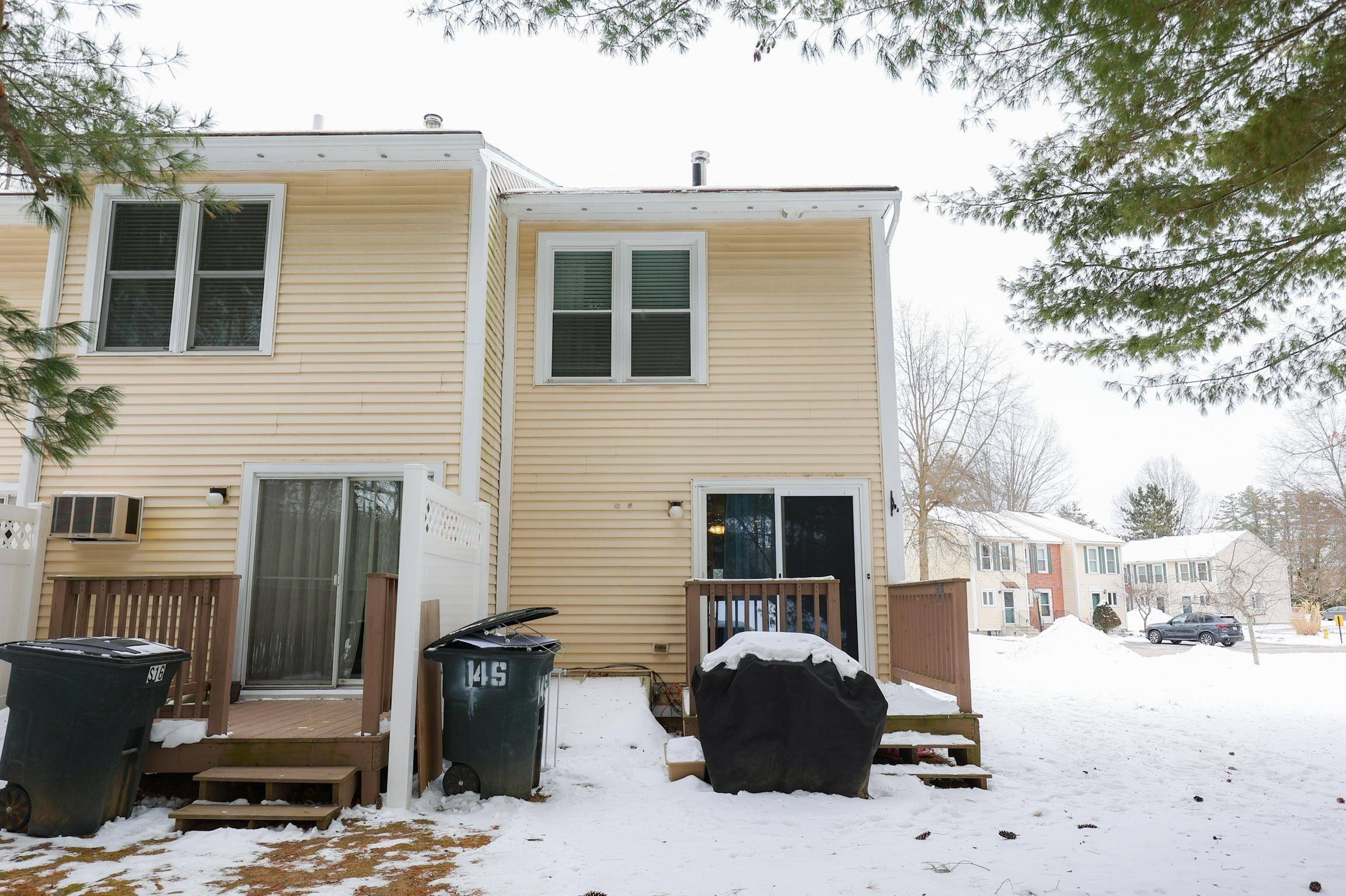 Merrimack, NH 03054,14 Shelburne RD