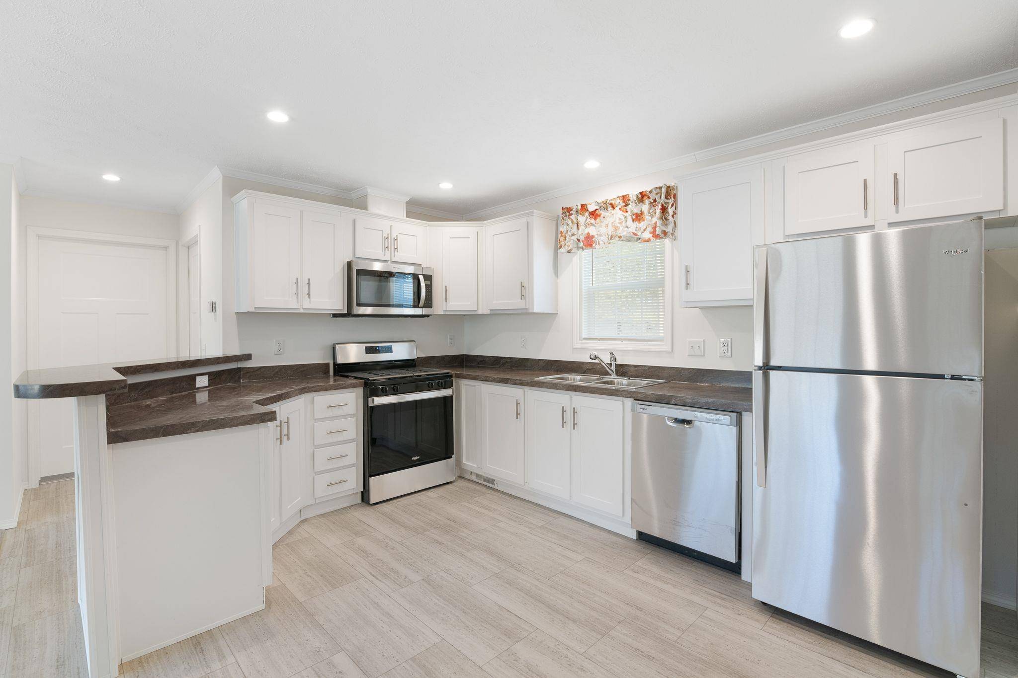 Hinsdale, NH 03451,49 Robbins ST