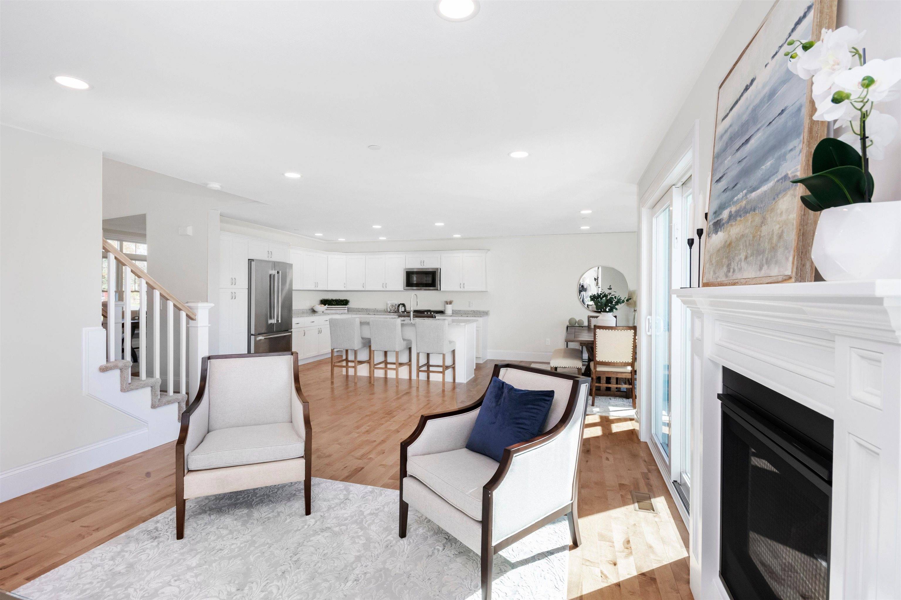 8 Acadia DR Hudson, NH 03051
