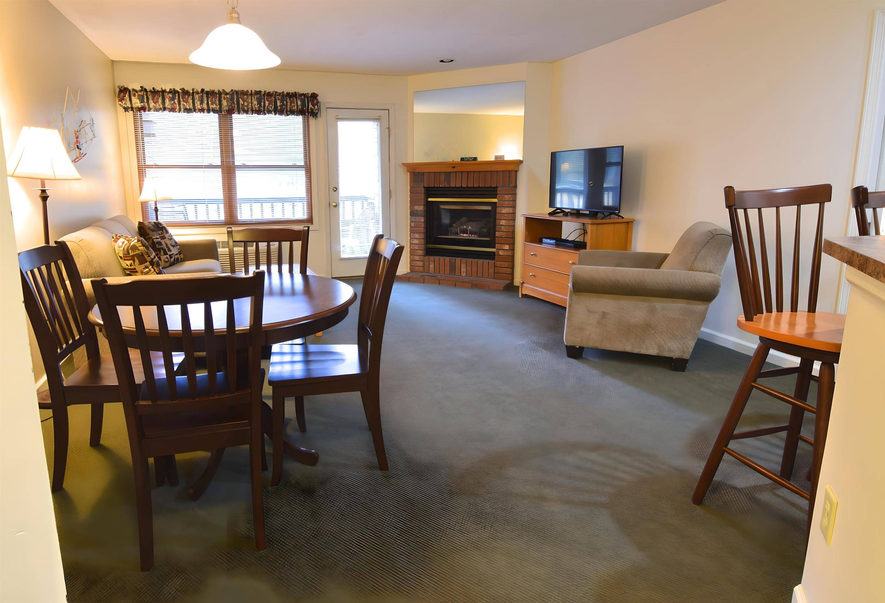 Woodstock, NH 03262,156 Deer Park DR #128C
