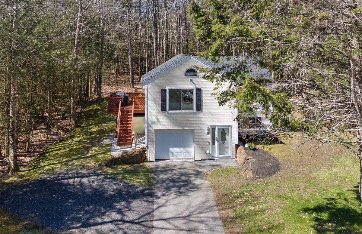 Danville, NH 03819,25 Boulder DR