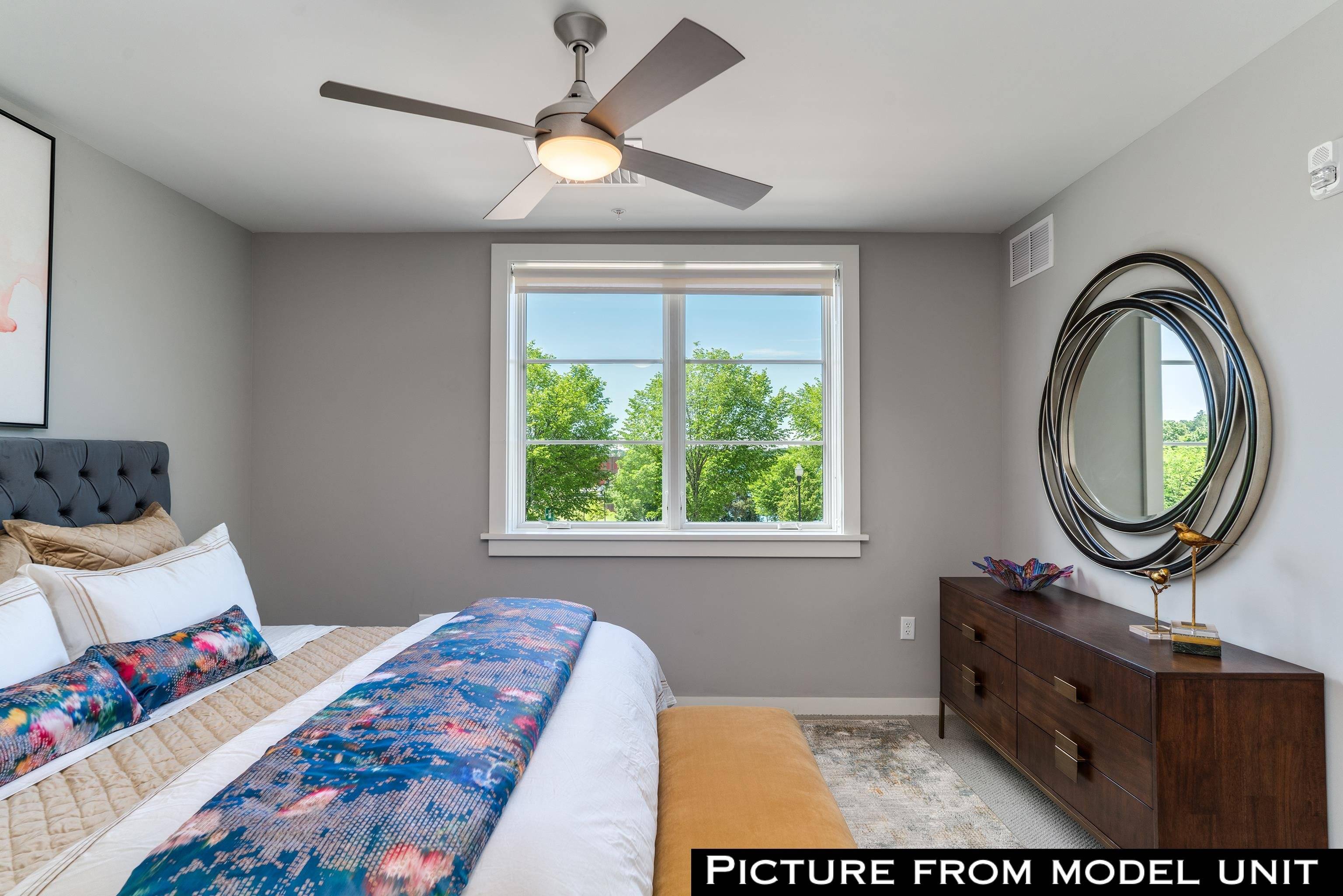 Laconia, NH 03246,51 Elm ST #205