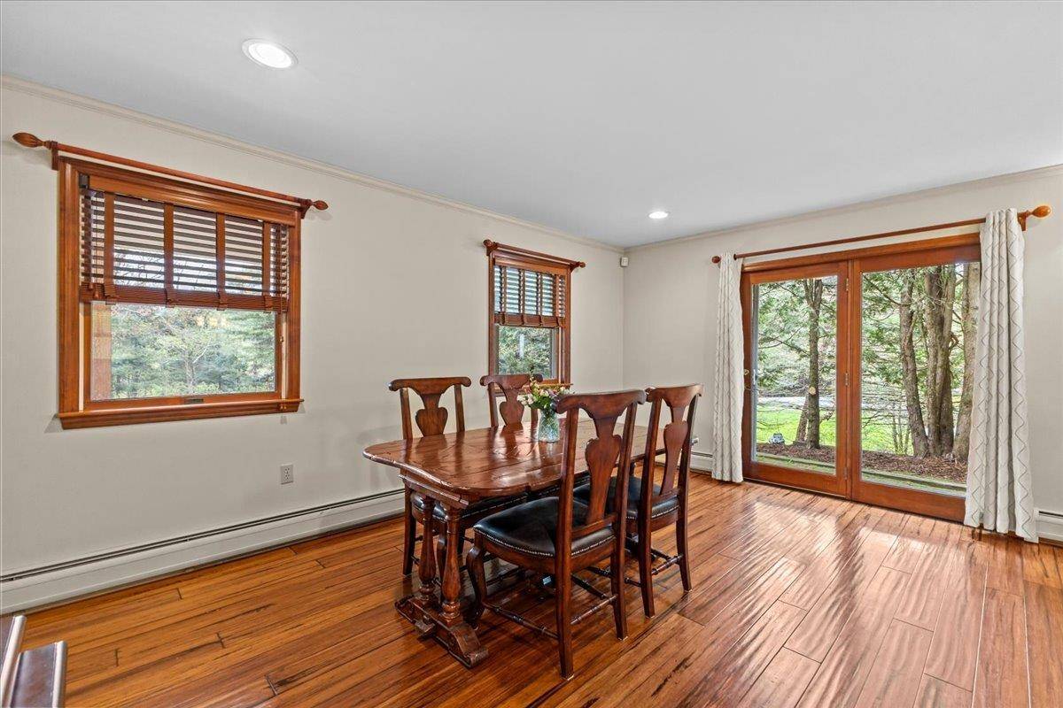 62 Winterbird RD Stowe, VT 05672