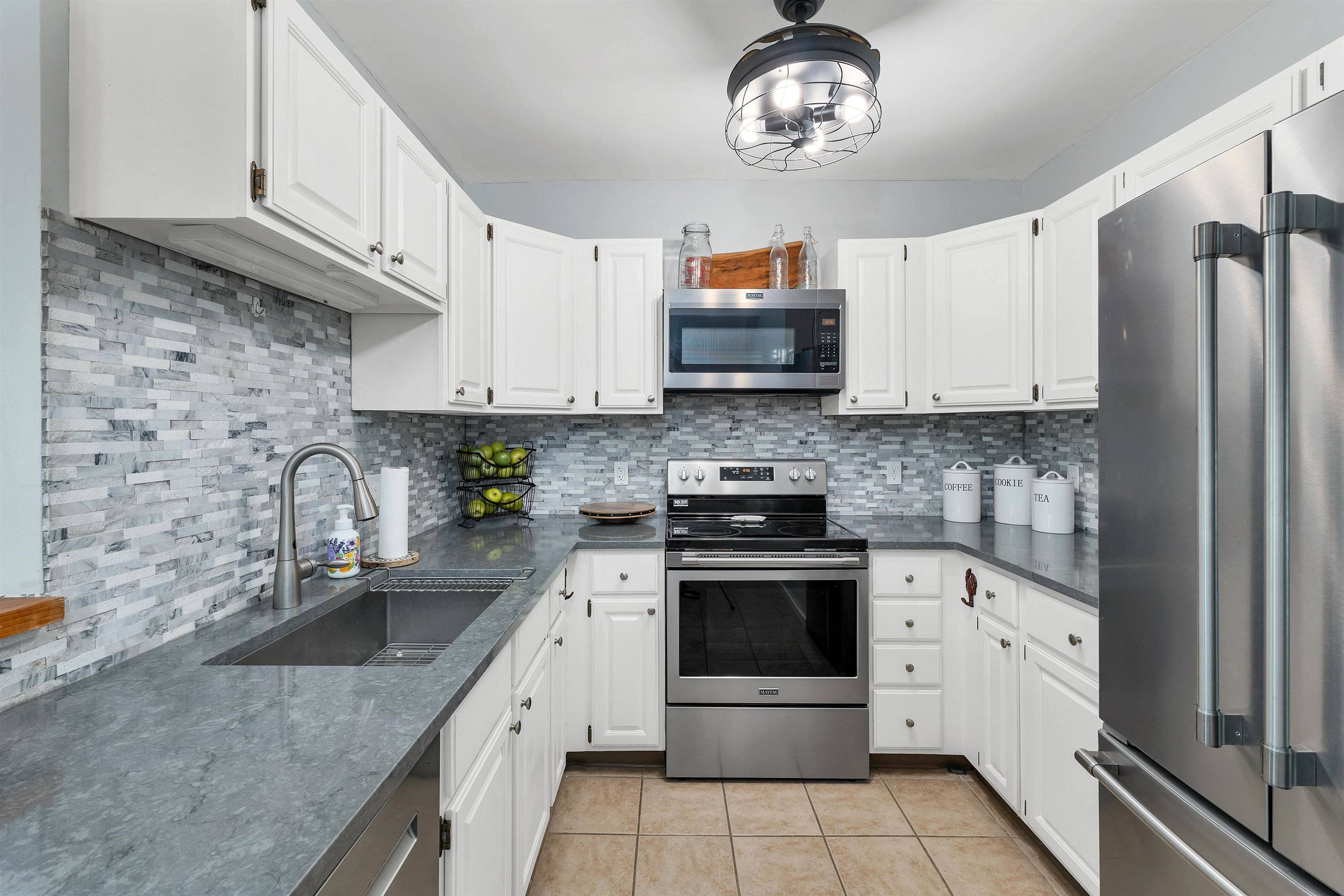 Wolfeboro, NH 03894,2 Farmhouse LN #6