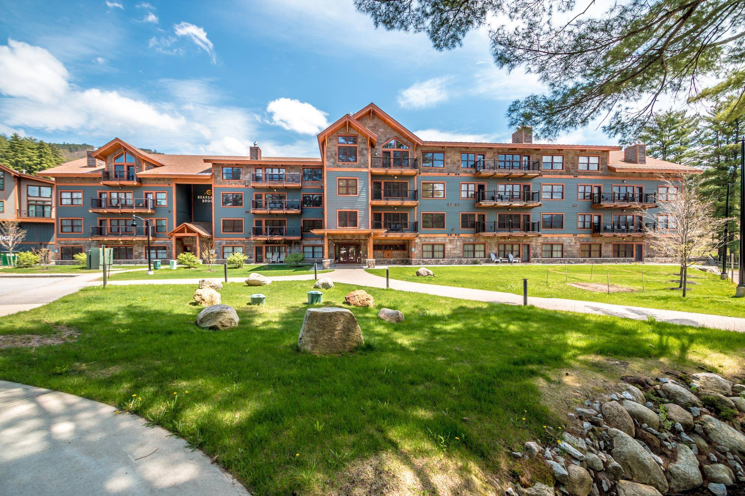 Conway, NH 03860,235 Skimobile RD #2104