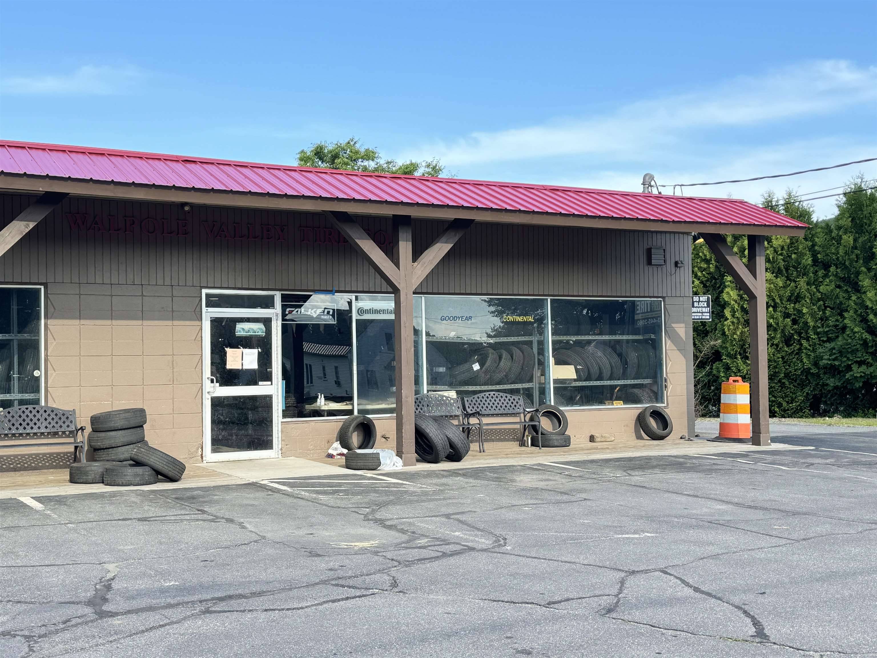 Walpole, NH 03608,532 Main ST