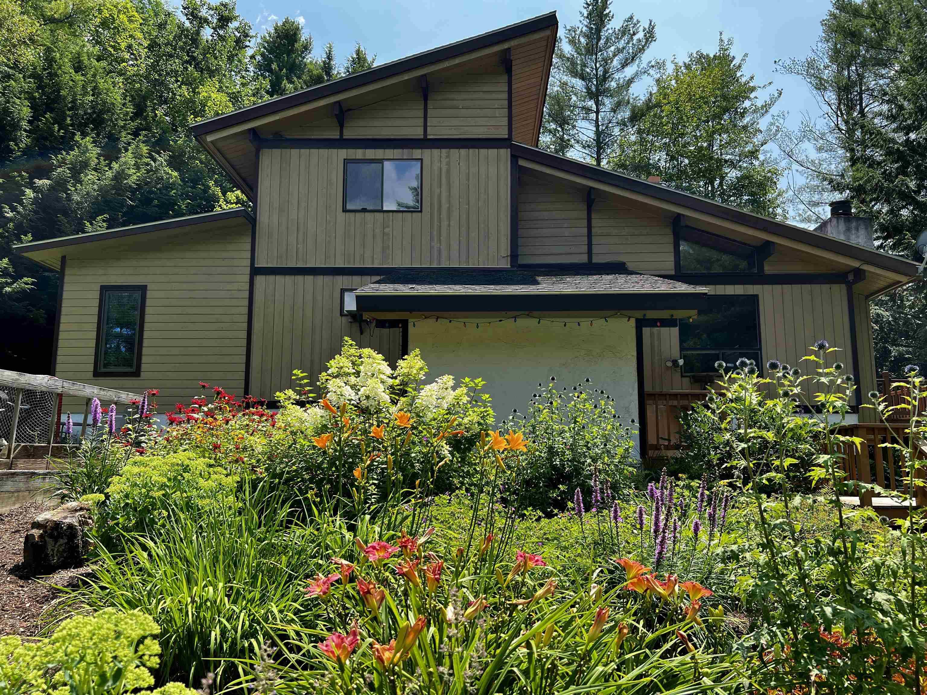 Waterbury, VT 05677,81 Stowebury RD