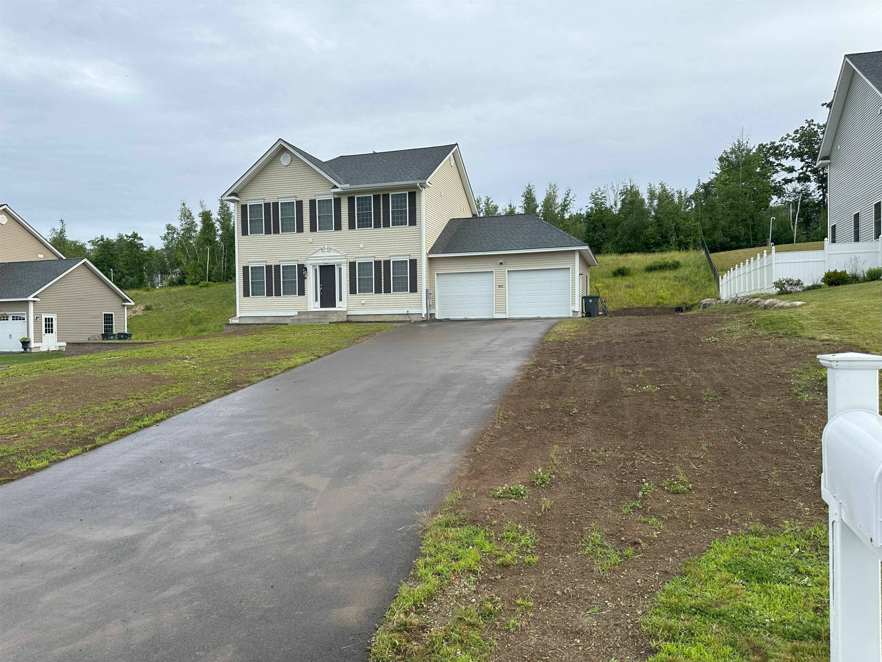 Hooksett, NH 03106,183 Brookview DR