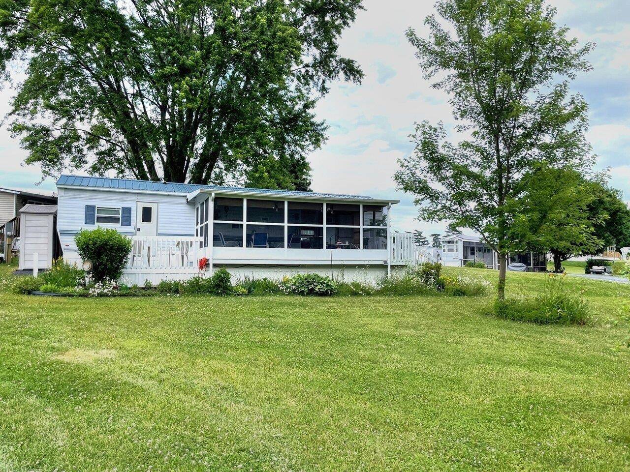 South Hero, VT 05486,23 Eagle LN