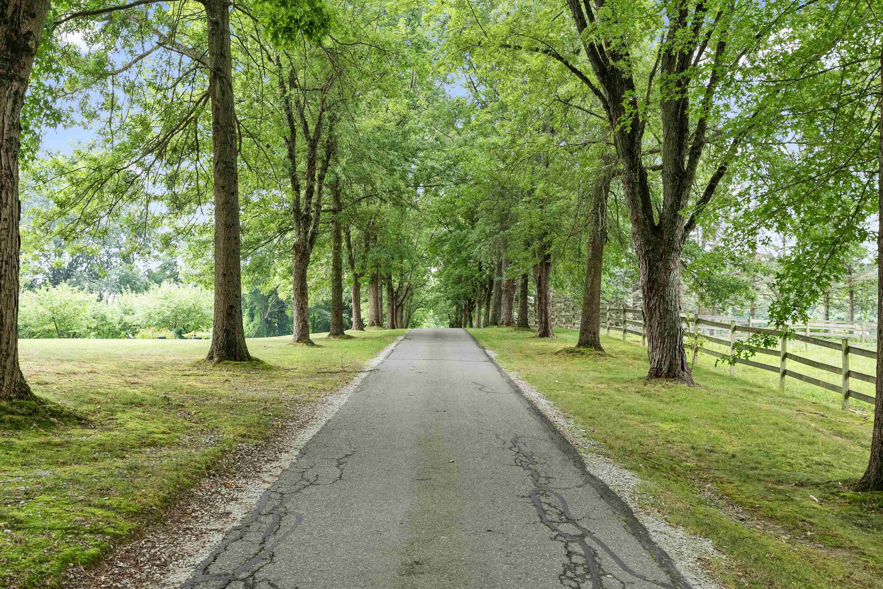 Hollis, NH 03049,40 - 40A Pine Hill RD